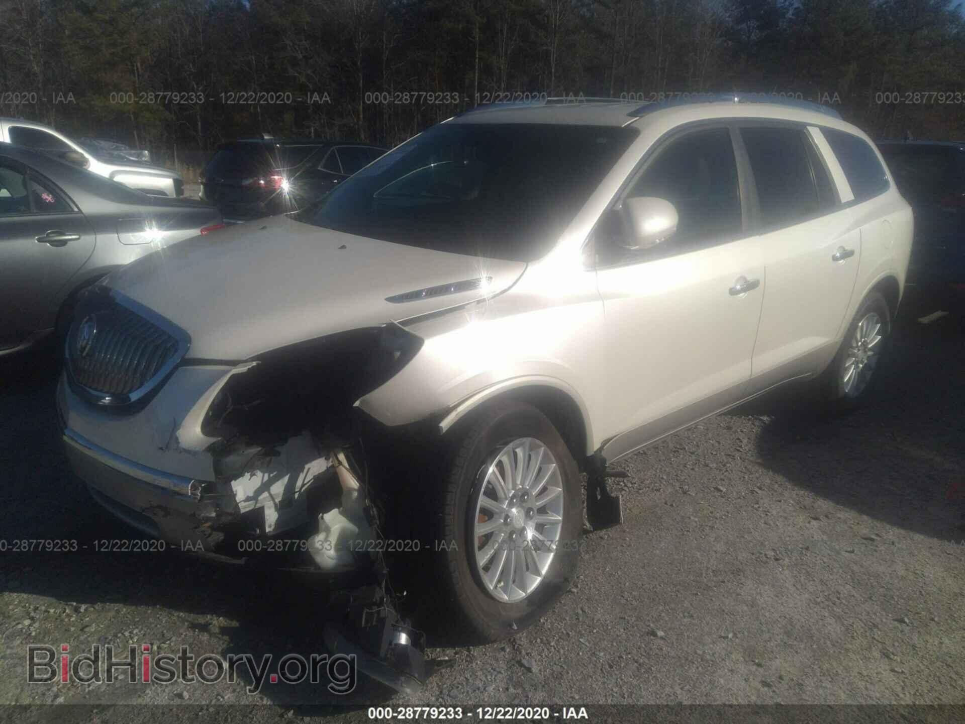 2011 BUICK ENCLAVE - VIN: 5GAKRBED0BJ376329 - Фото 2