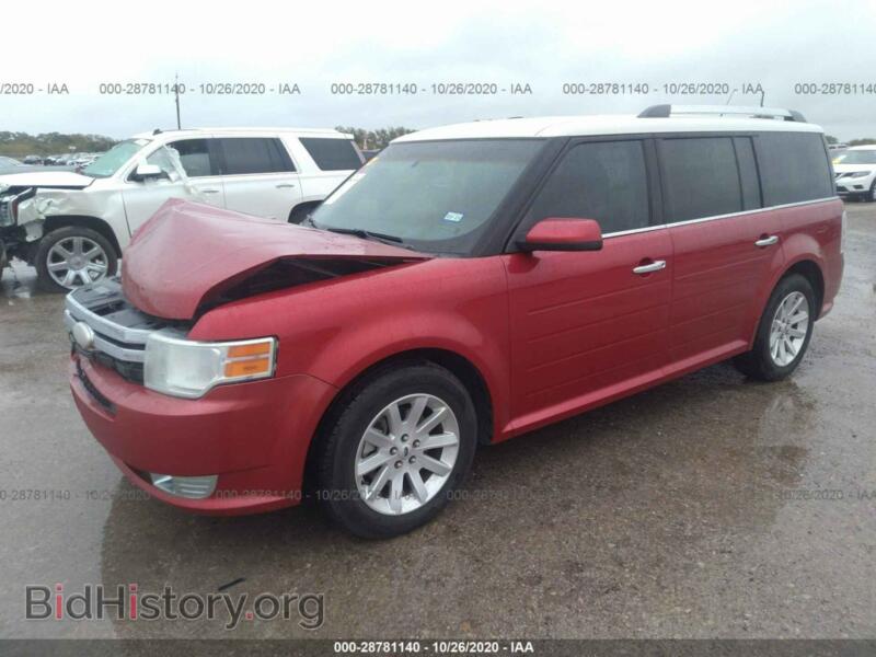 2011 Ford FLEX (VIN 2FMGK5CC3BBD28988) — фото 2 из 11