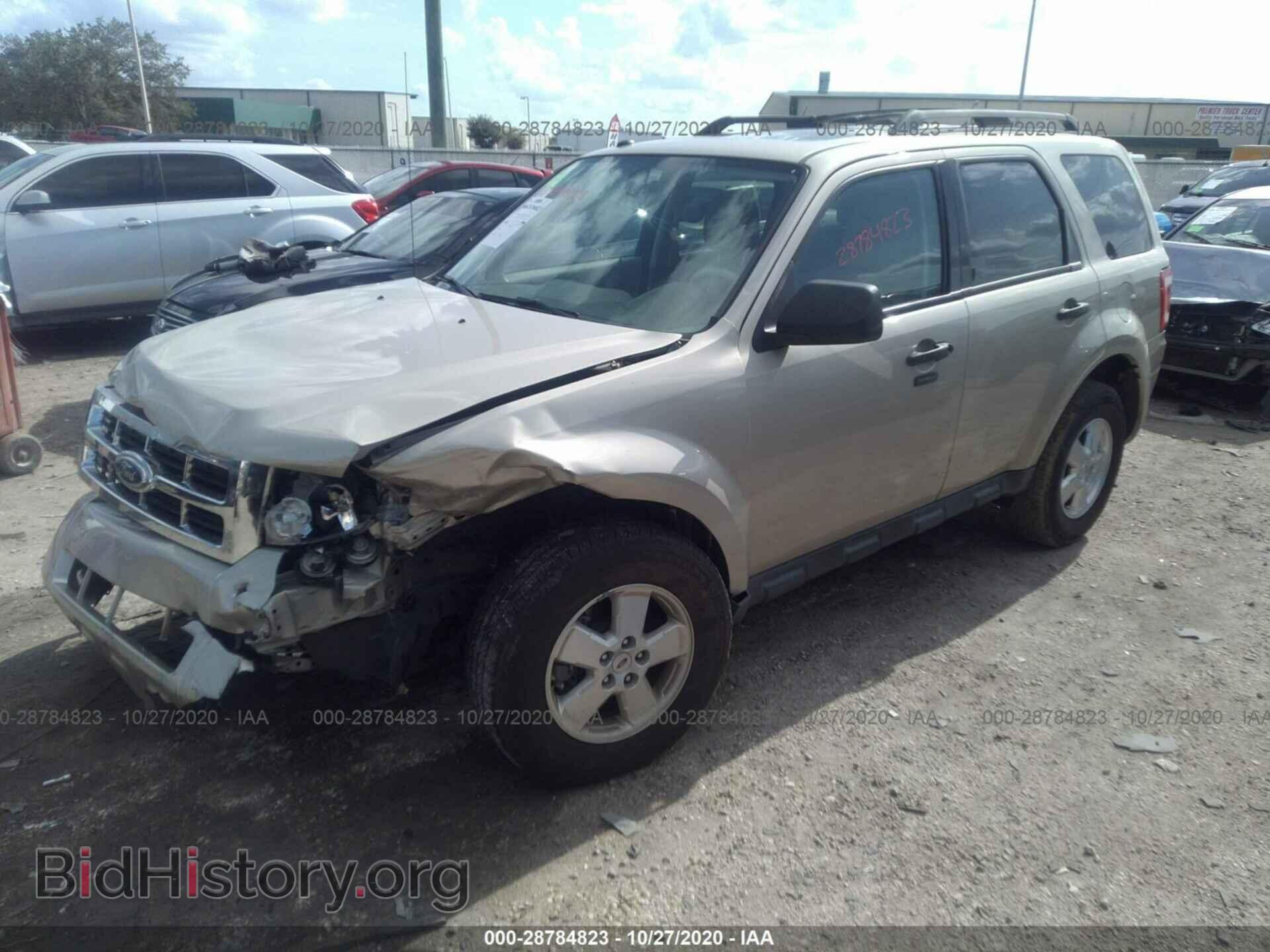 2011 FORD ESCAPE - VIN: 1FMCU0DG0BKA72635 - Фото 2