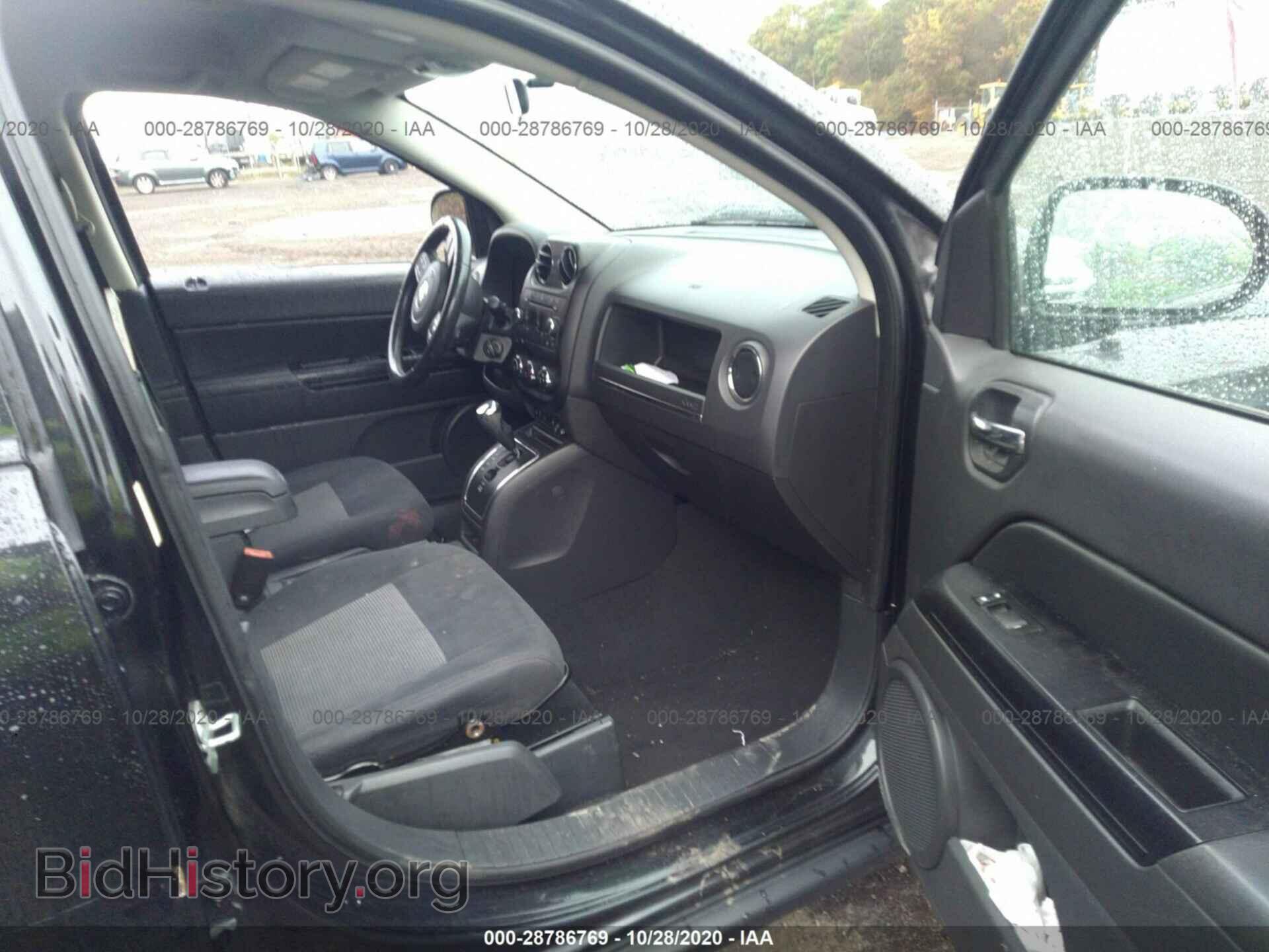 2011 JEEP COMPASS - VIN: 1J4NF1FB0BD197177 - Photo 5