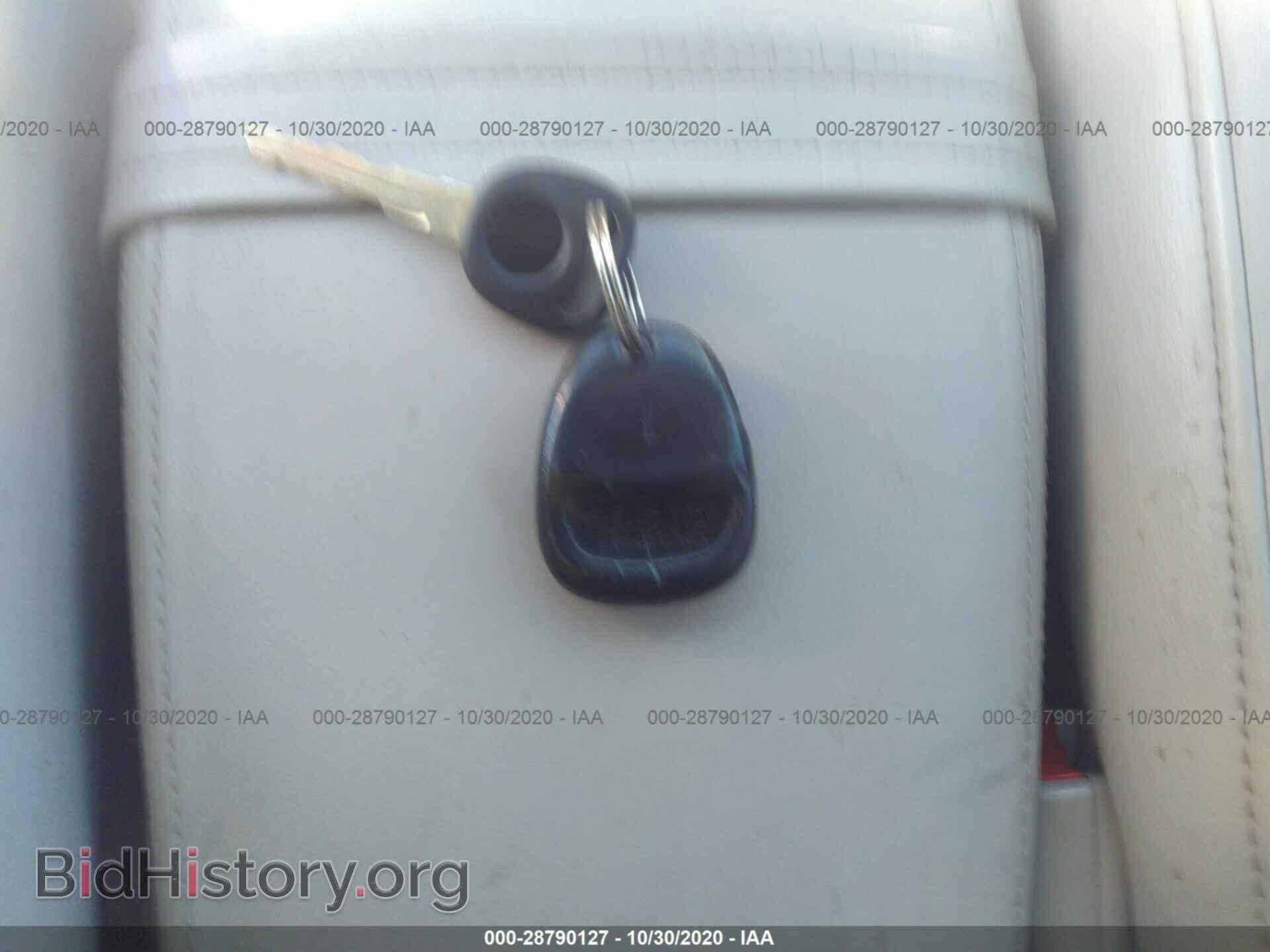 2000 CADILLAC DEVILLE - VIN: 1G6KD54Y4YU253033 - Photo 11