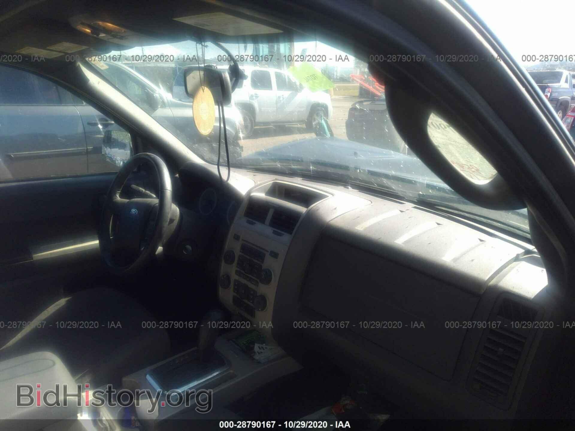 2011 FORD ESCAPE - VIN: 1FMCU0D75BKC17782 - Photo 5