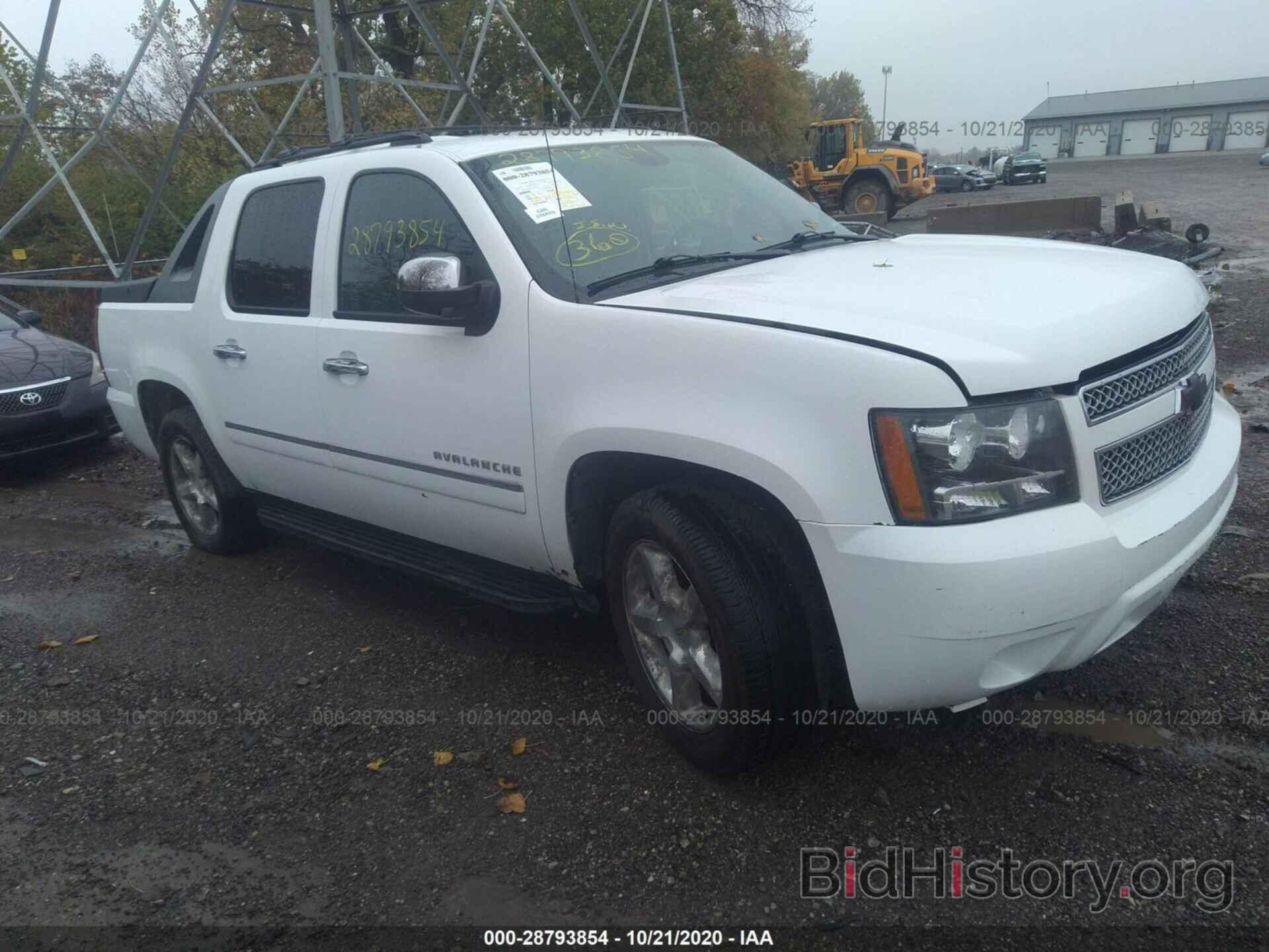 Photo 3GNVKGE08AG131442 - CHEVROLET AVALANCHE 2010