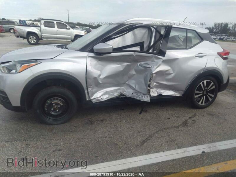 2019 Nissan KICKS (VIN 3N1CP5CU3KL529472) — photo 6 of 11