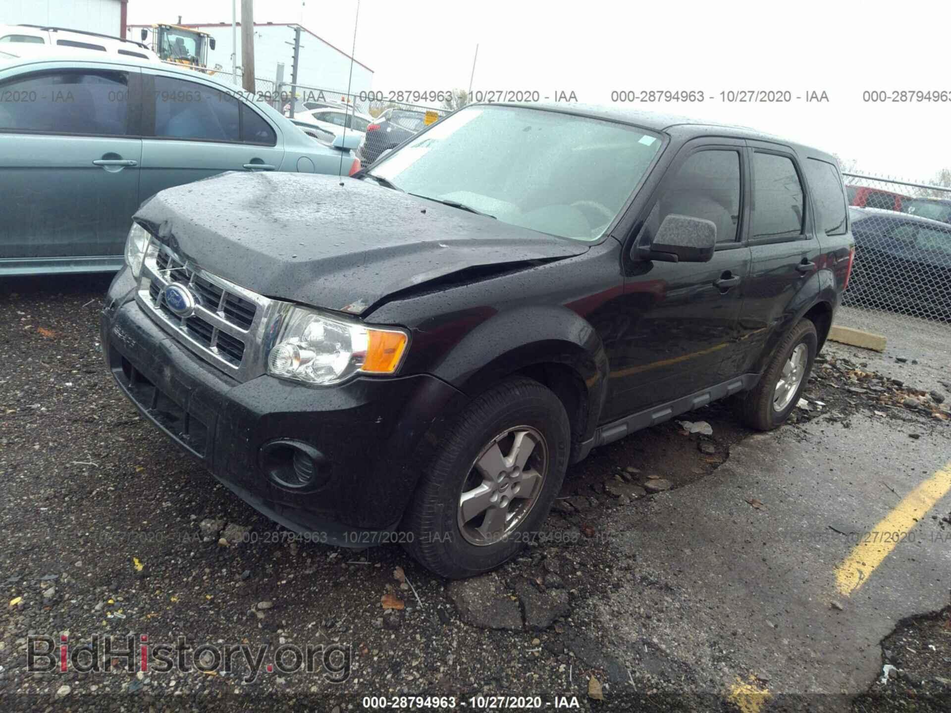 2011 FORD ESCAPE - VIN: 1FMCU0C72BKC61692 - Фото 2
