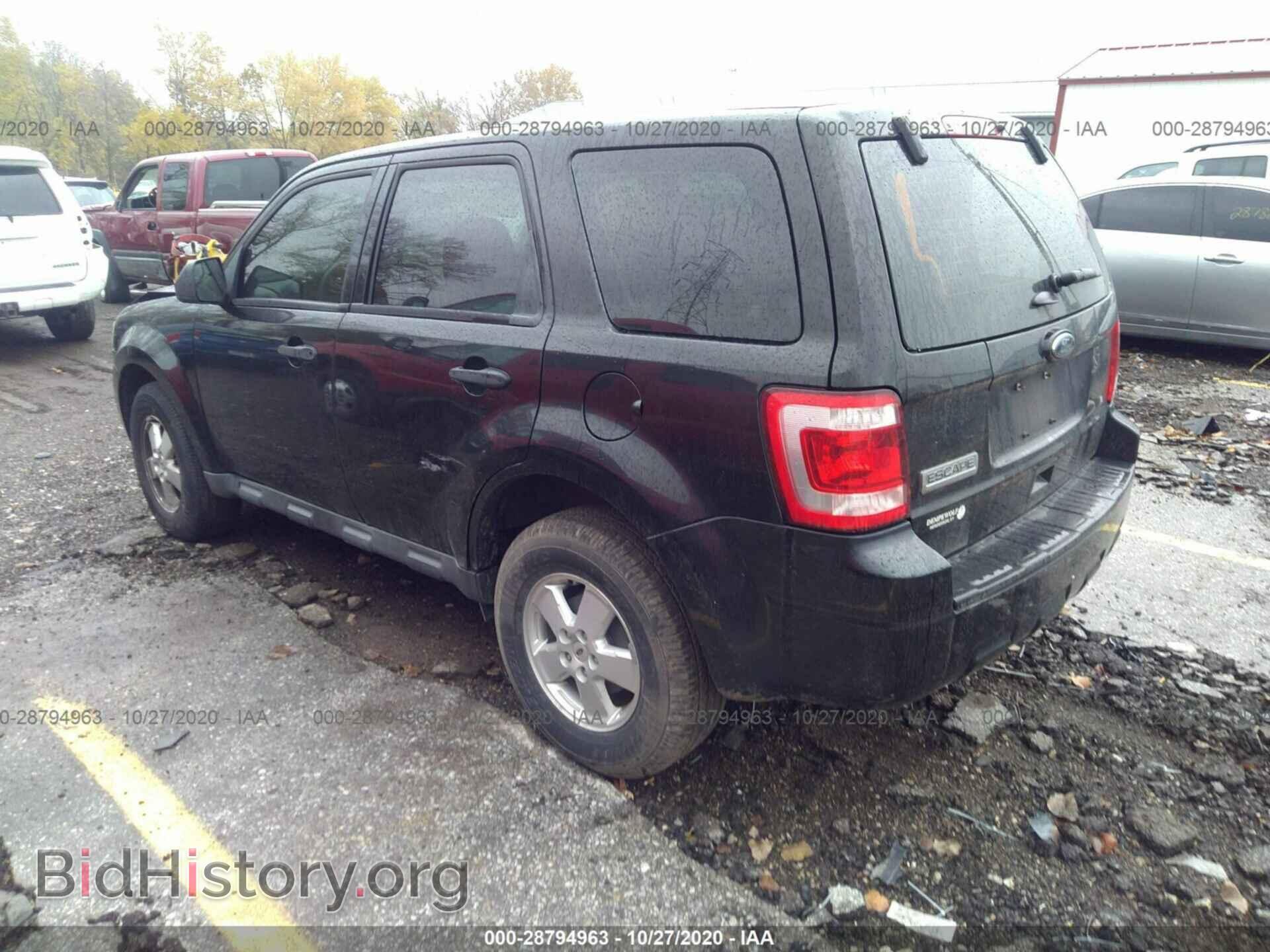 2011 FORD ESCAPE - VIN: 1FMCU0C72BKC61692 - Фото 3