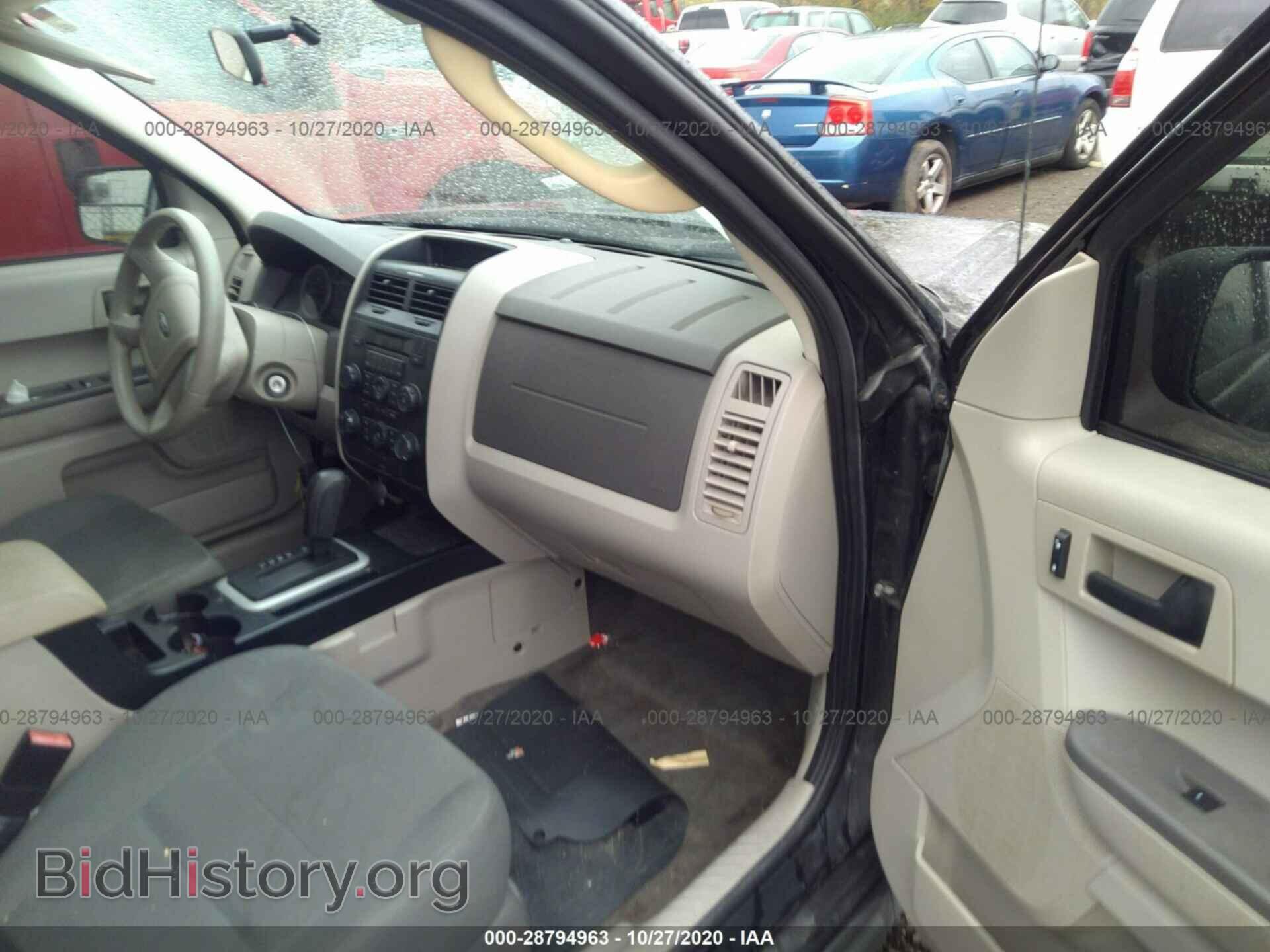 2011 FORD ESCAPE - VIN: 1FMCU0C72BKC61692 - Фото 5