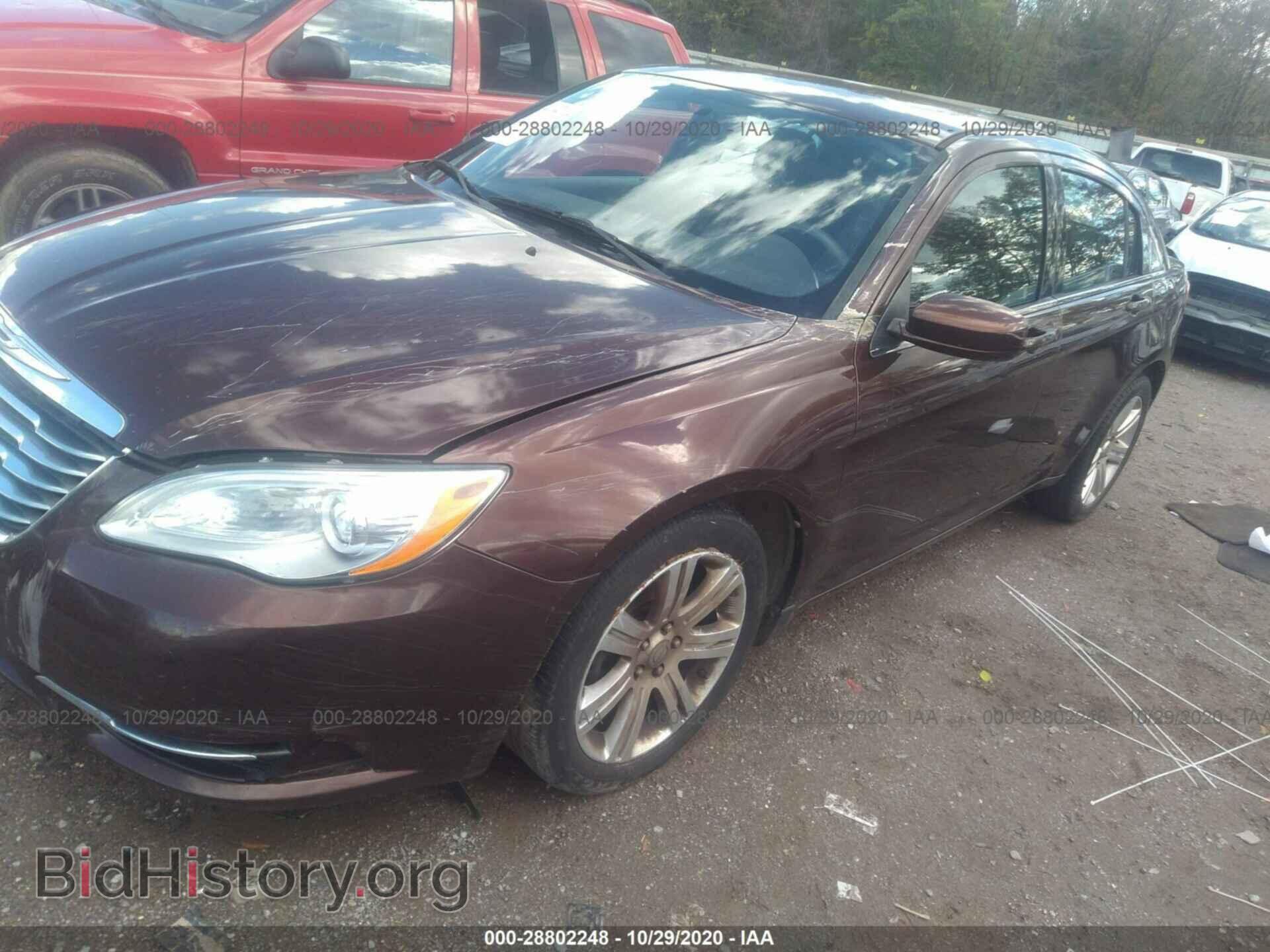 2013 CHRYSLER 200 - VIN: 1C3CCBAB3DN698469 - Photo 2