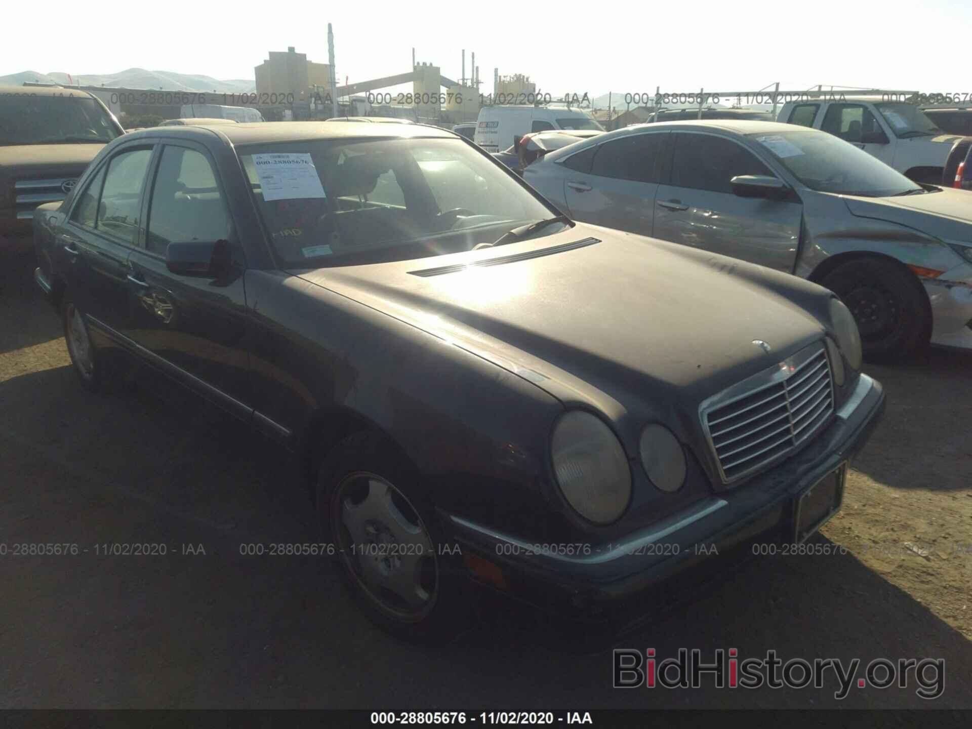 Фотография WDBJF72F6VA179870 - MERCEDES-BENZ E-CLASS 1997