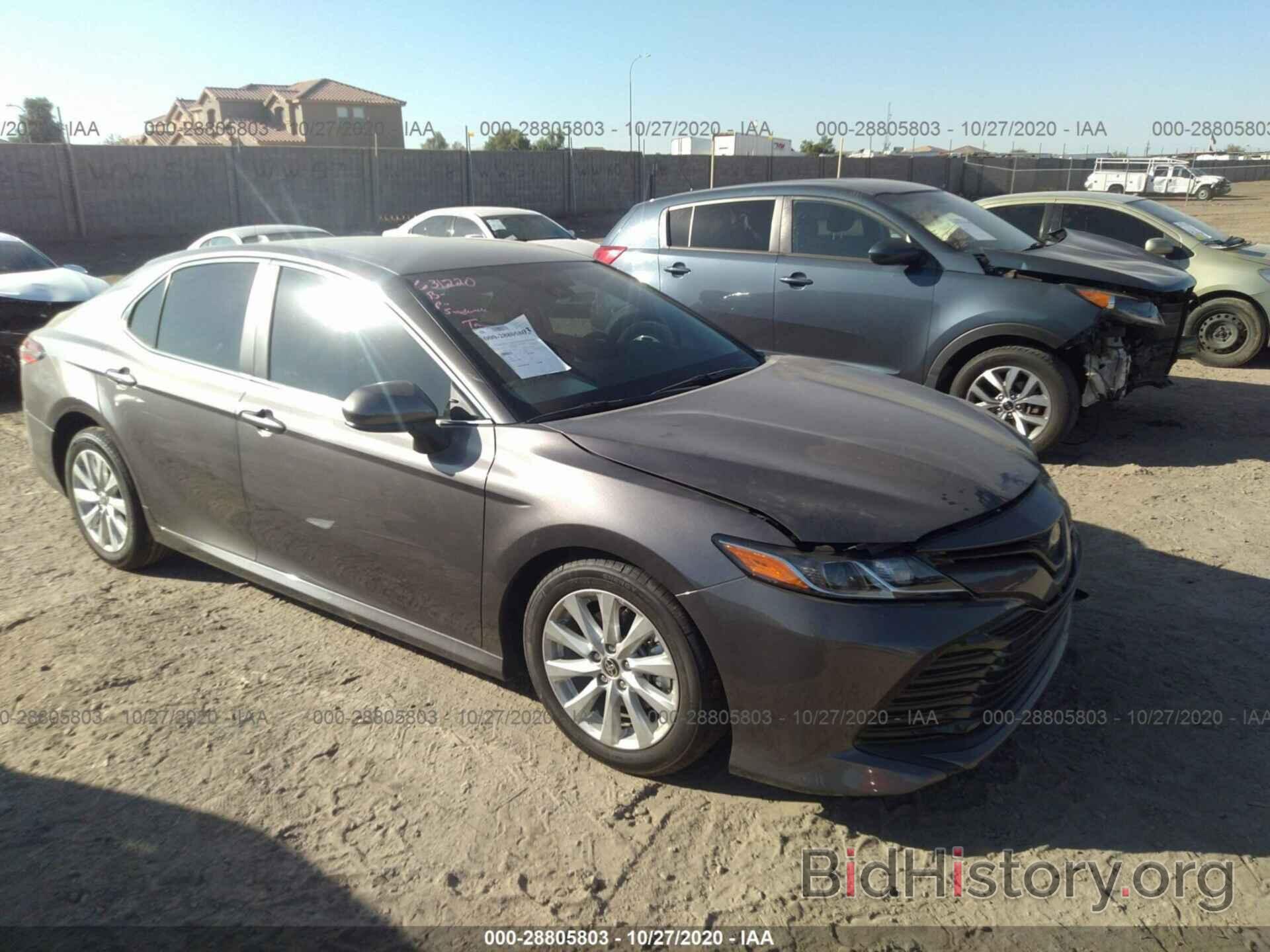 Photo 4T1C11AK7LU384075 - TOYOTA CAMRY 2020