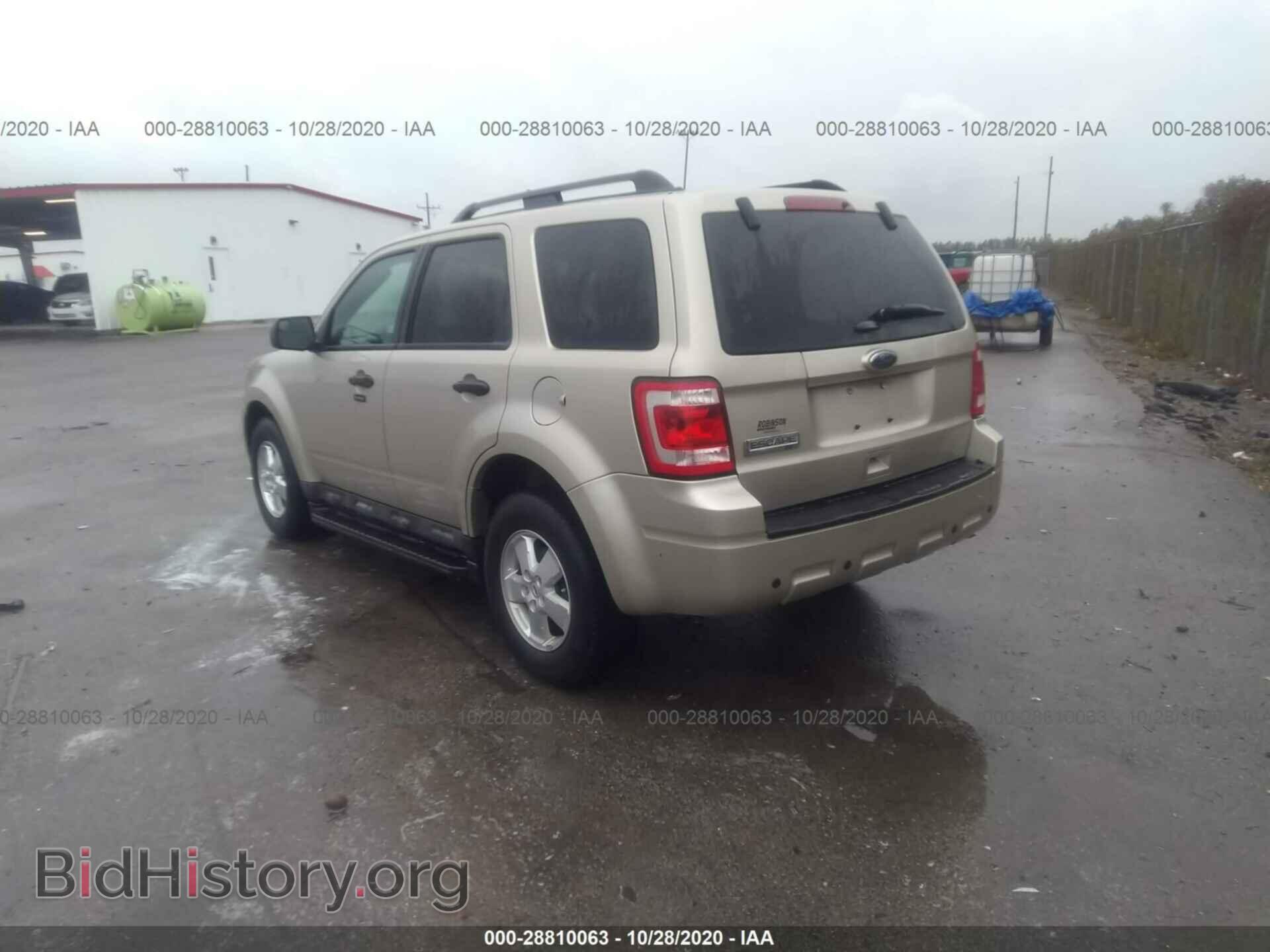 2011 FORD ESCAPE - VIN: 1FMCU0D71BKB40604 - Фото 3