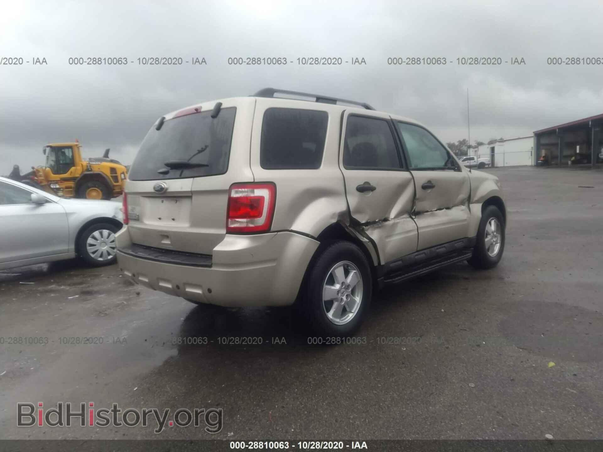 2011 FORD ESCAPE - VIN: 1FMCU0D71BKB40604 - Фото 4