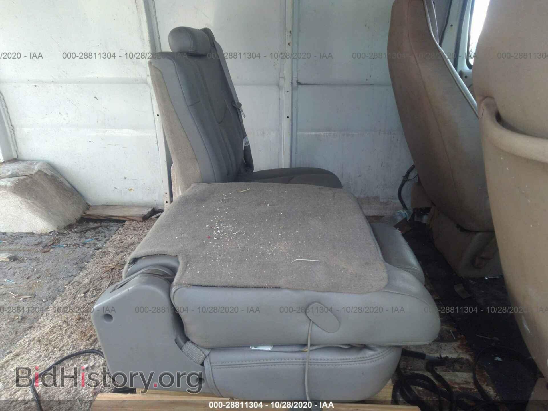 2000 DODGE RAM VAN - VIN: 2B7KB31Y3YK153393 - Photo 8