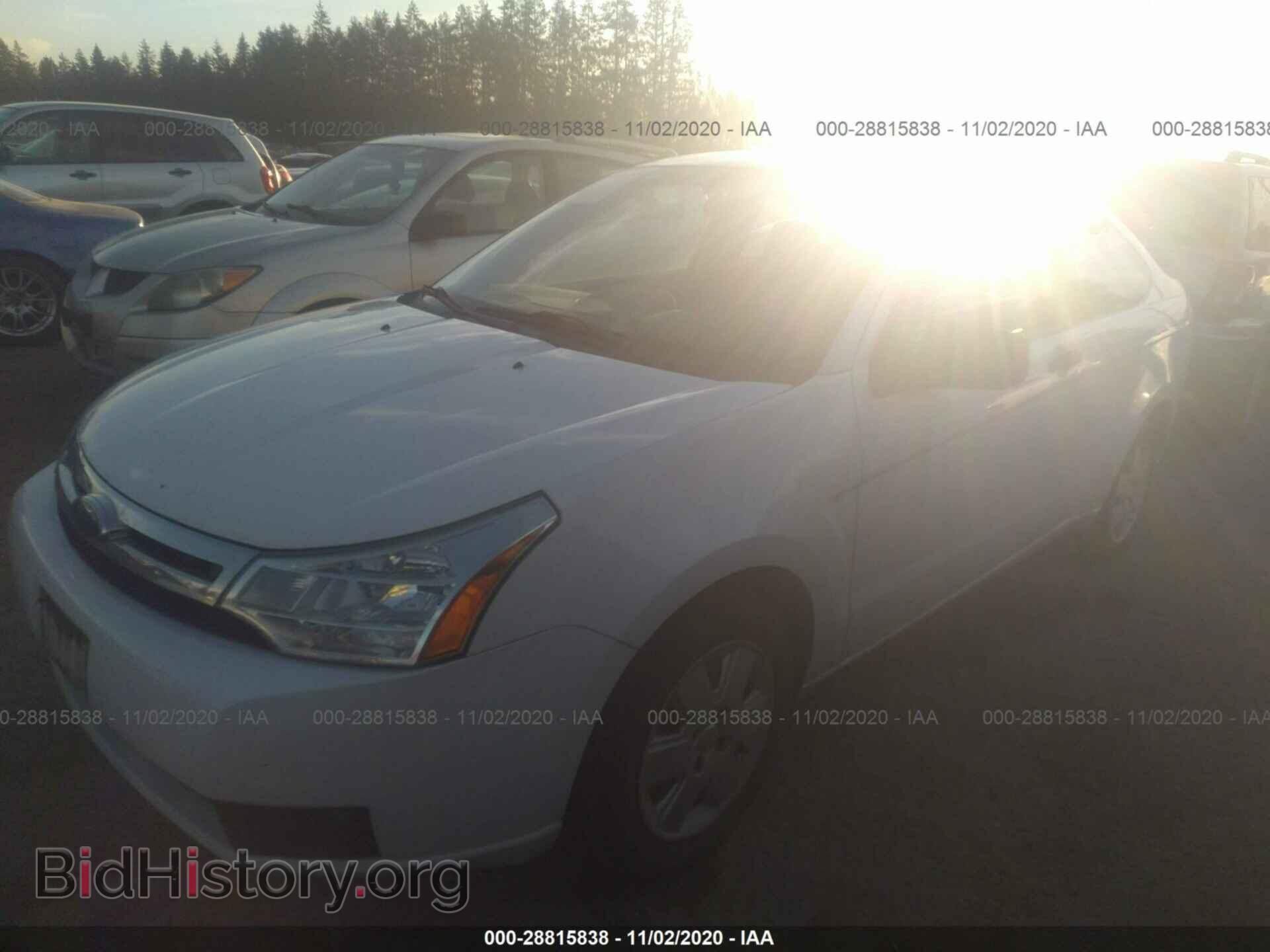 2008 FORD FOCUS - VIN: 1FAHP32N78W225927 - Фото 2