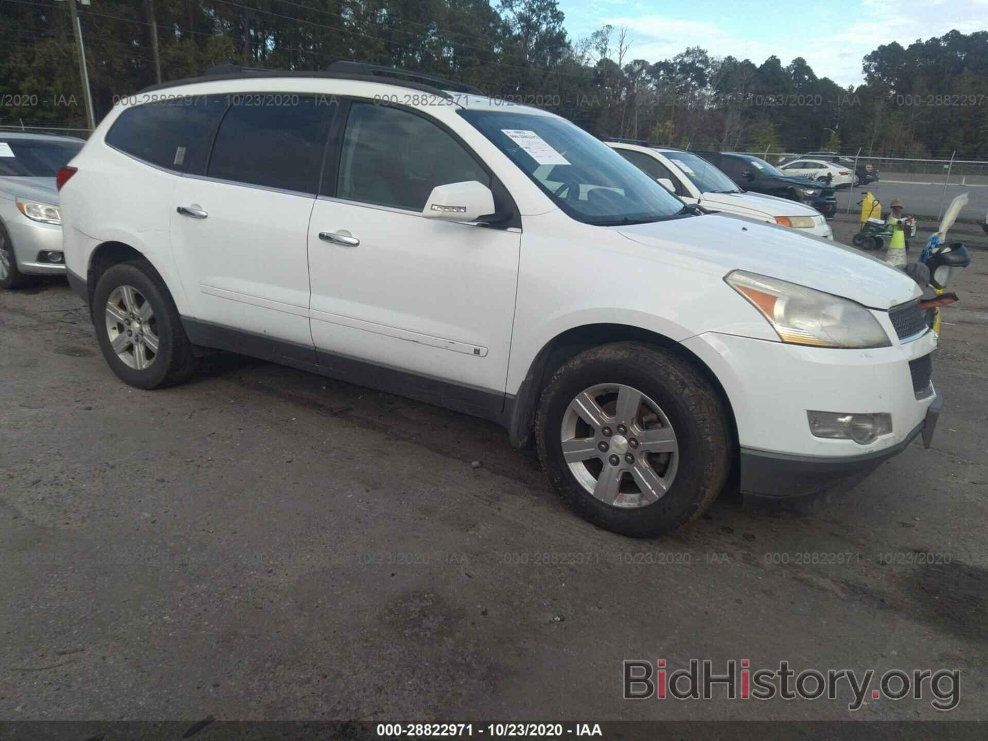 Photo 1GNLRFED0AS155470 - CHEVROLET TRAVERSE 2010