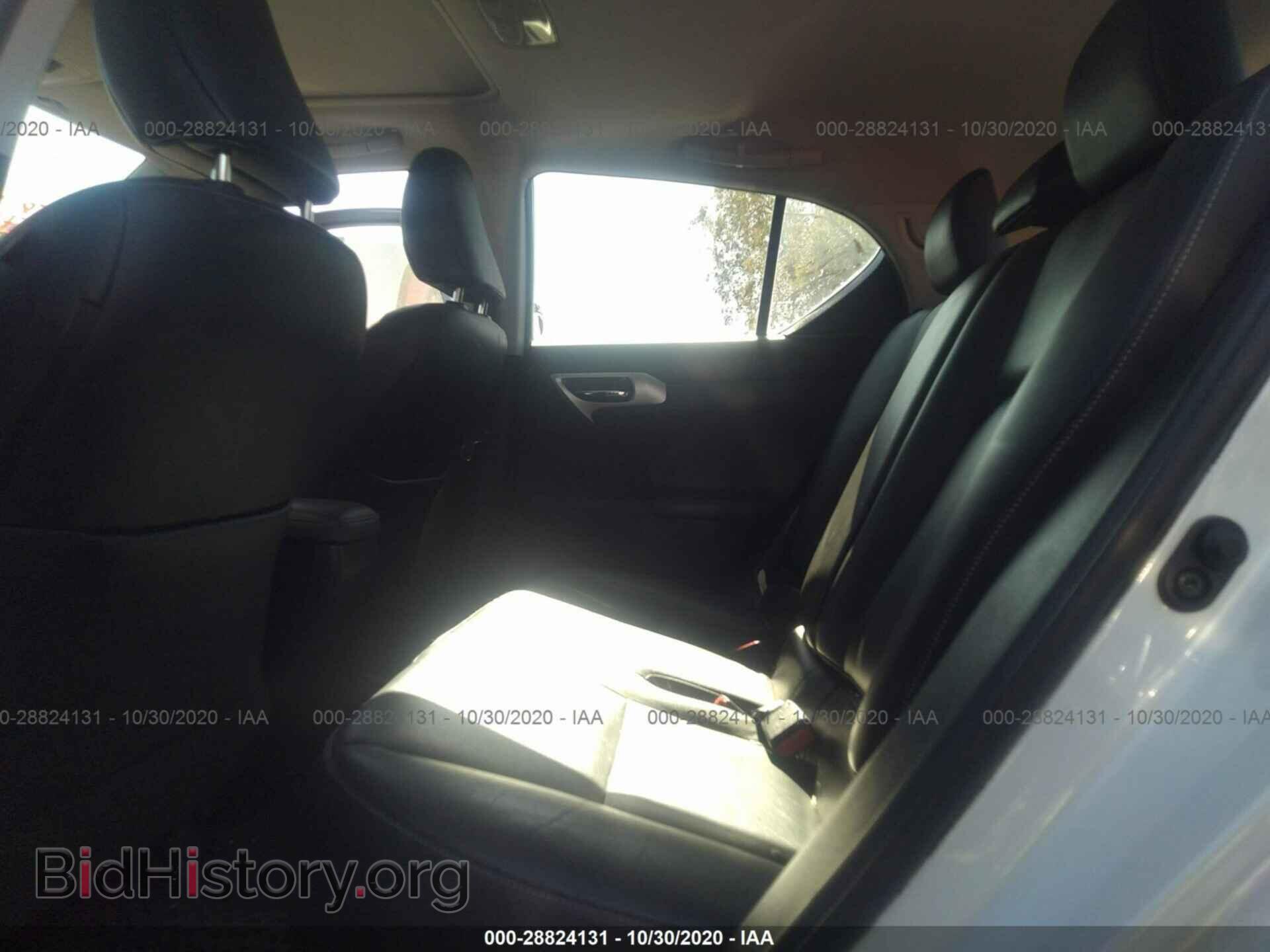 2011 LEXUS CT 200H - VIN: JTHKD5BH2B2019099 - Фото 8