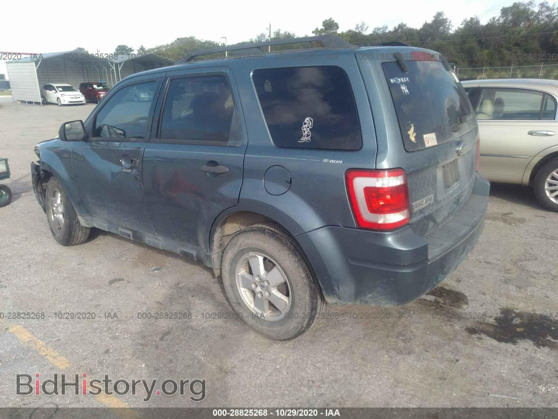 2011 FORD ESCAPE - VIN: 1FMCU0D70BKB82536 - Фото 3