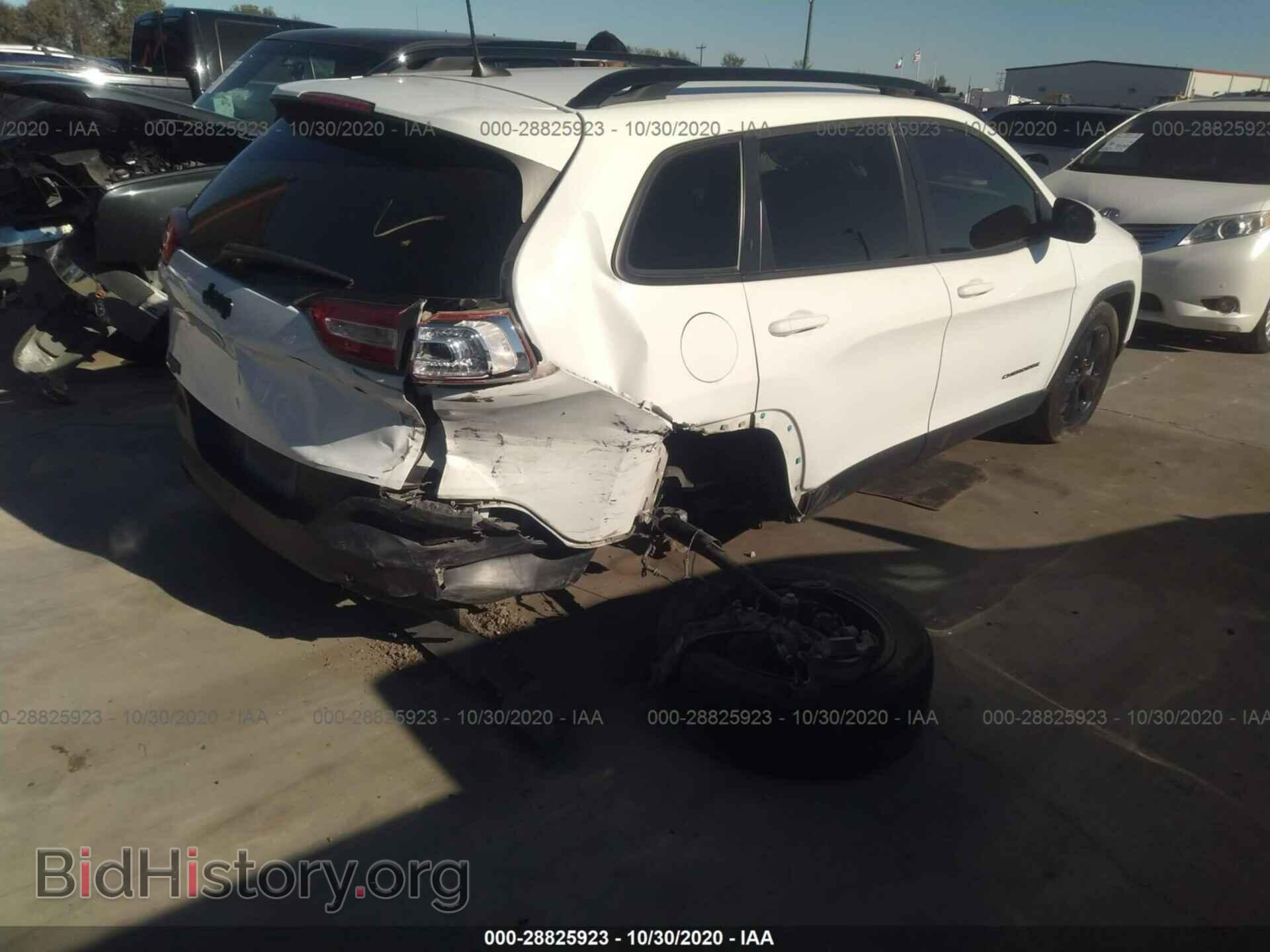 2018 JEEP CHEROKEE - VIN: 1C4PJLCBXJD542517 - Фото 4