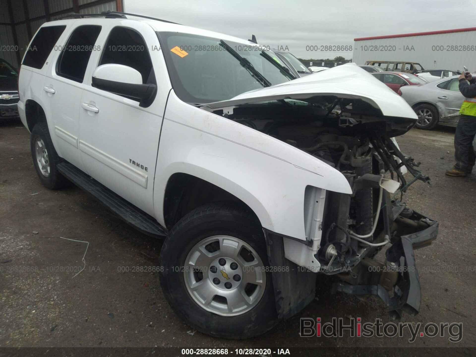 Photo 1GNSCBE00BR282201 - CHEVROLET TAHOE 2011