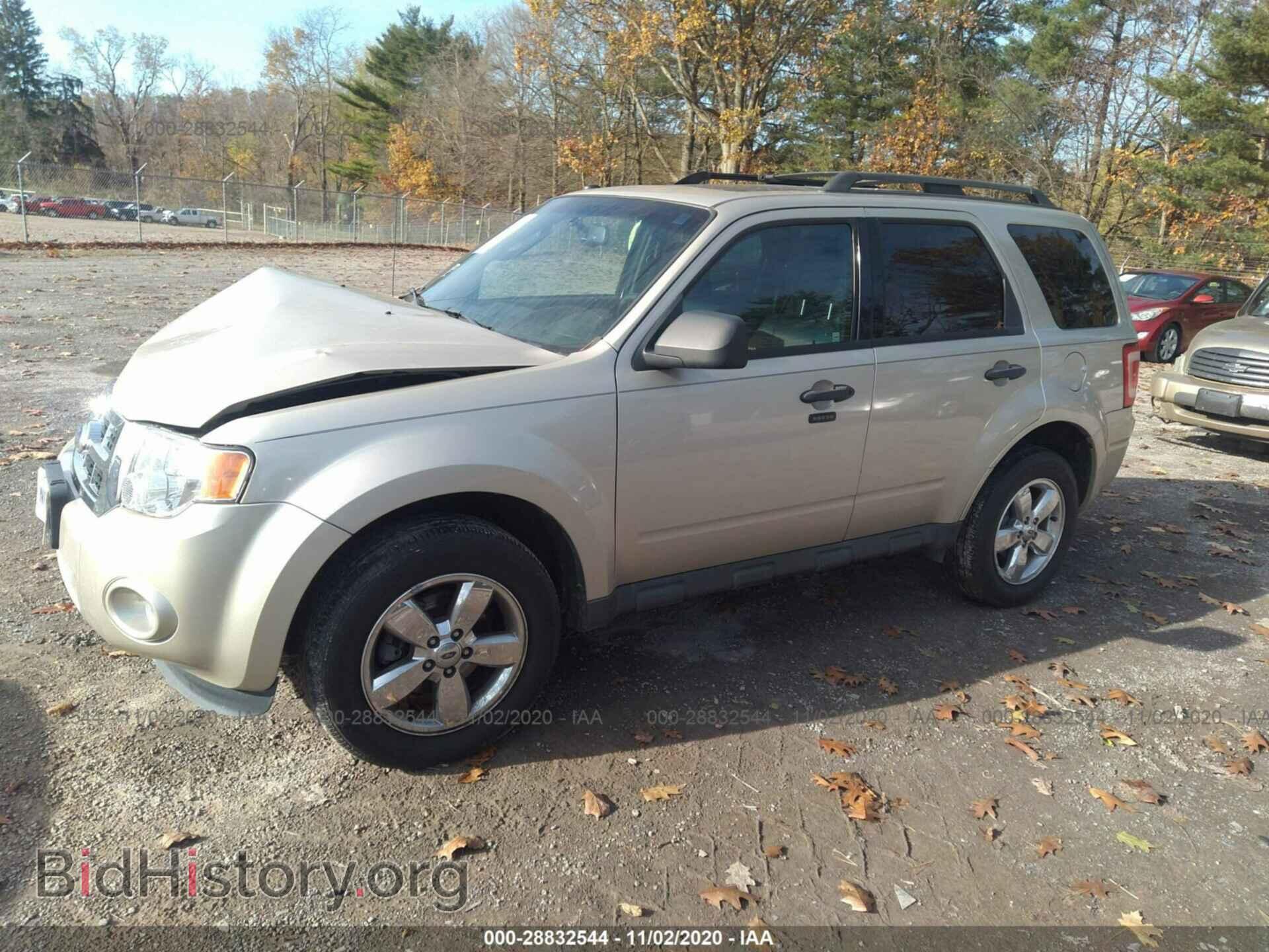 2011 FORD ESCAPE - VIN: 1FMCU0D75BKC36851 - Photo 2