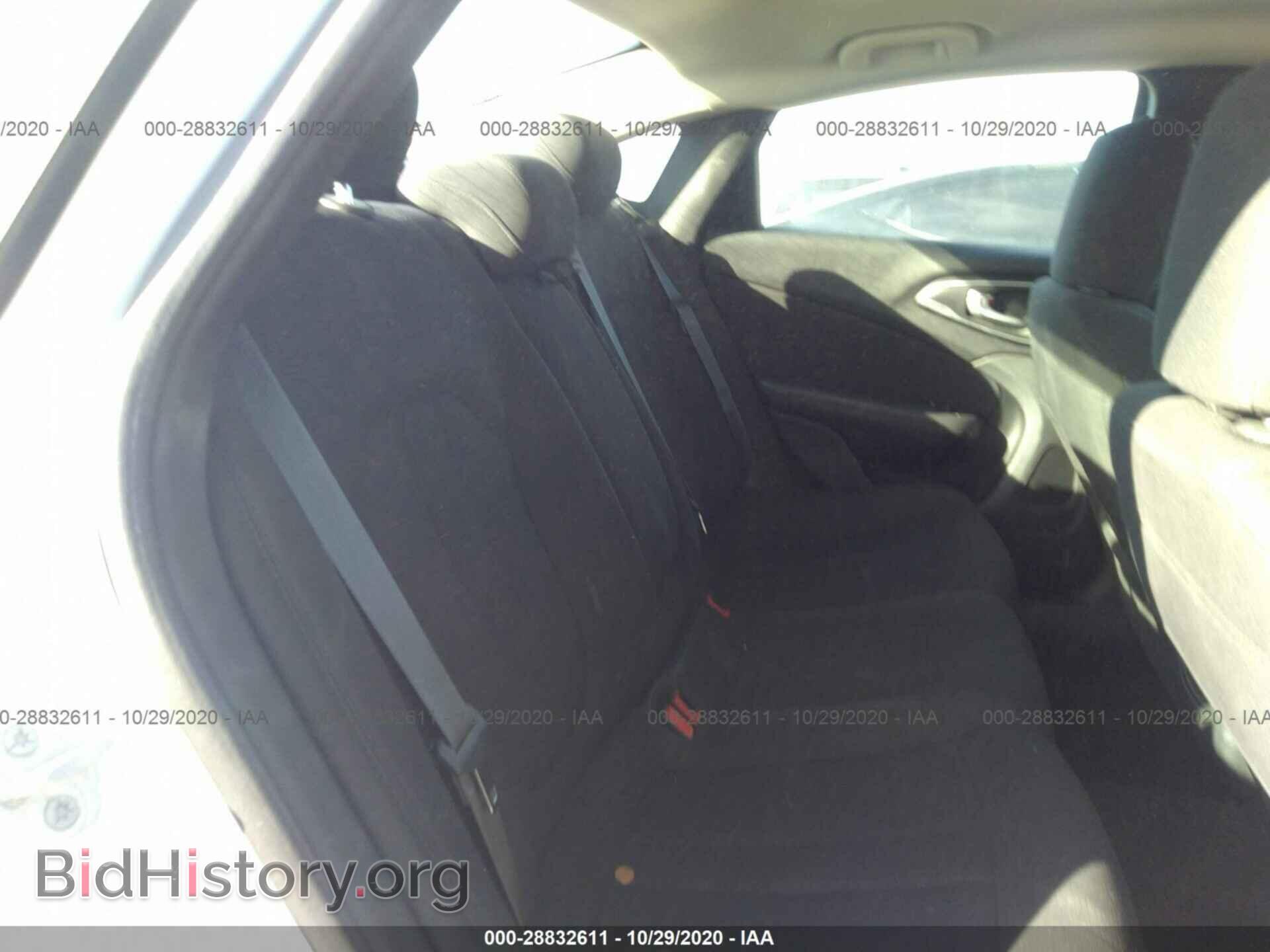 2015 CHRYSLER 200 - VIN: 1C3CCCAB3FN534700 - Фото 8