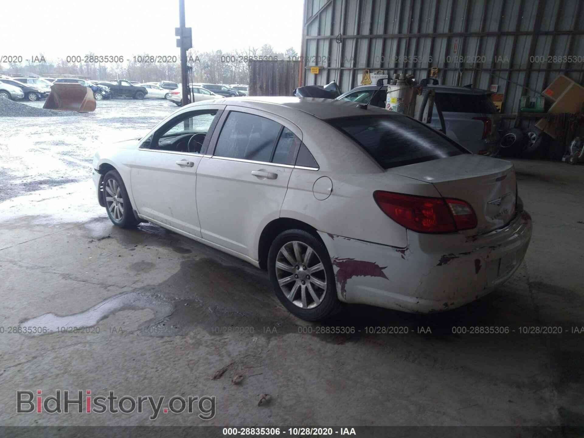 2010 CHRYSLER SEBRING - VIN: 1C3CC5FB8AN188155 - Фото 3