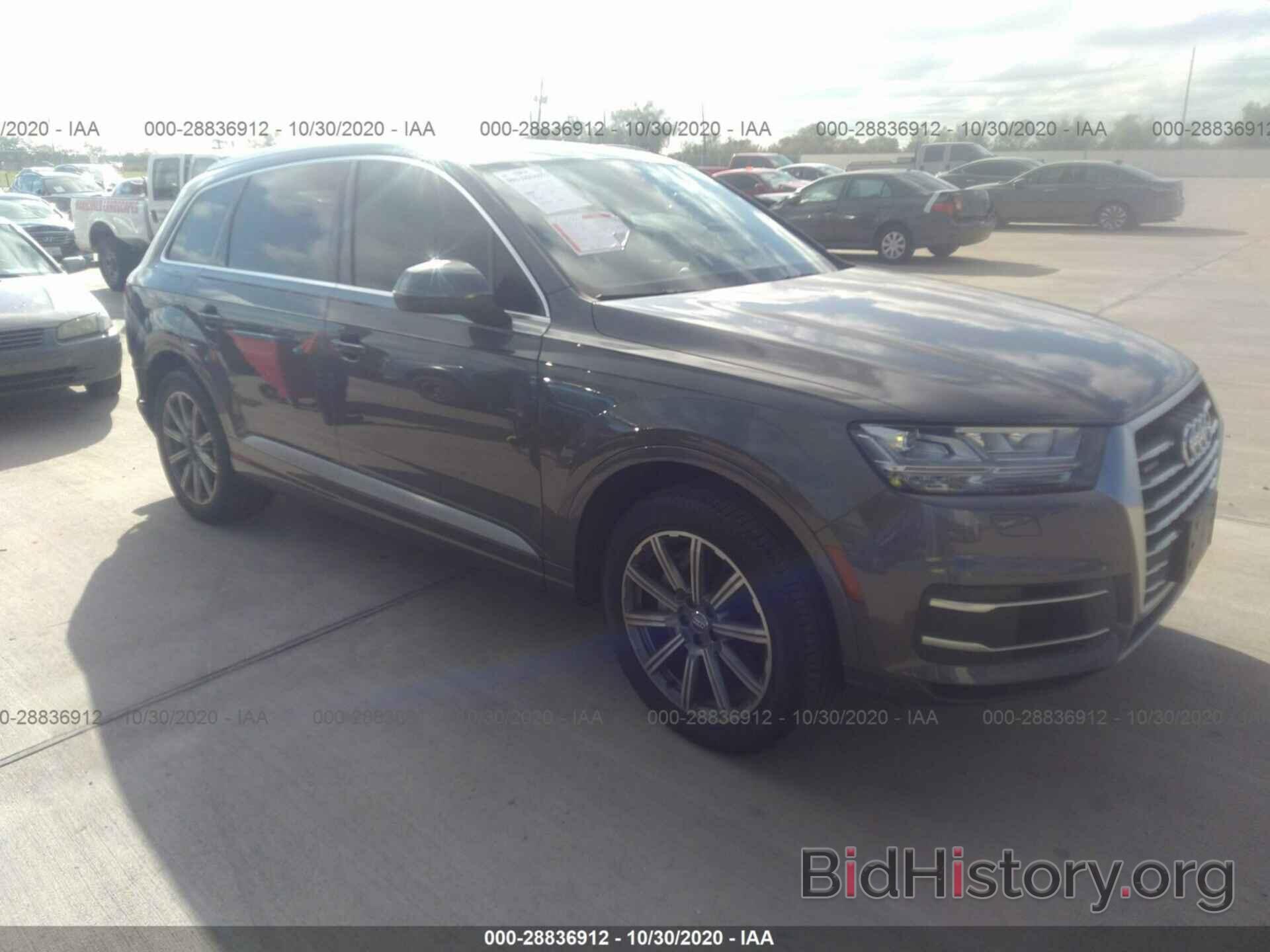 Photo WA1LAAF76KD040884 - AUDI Q7 2019