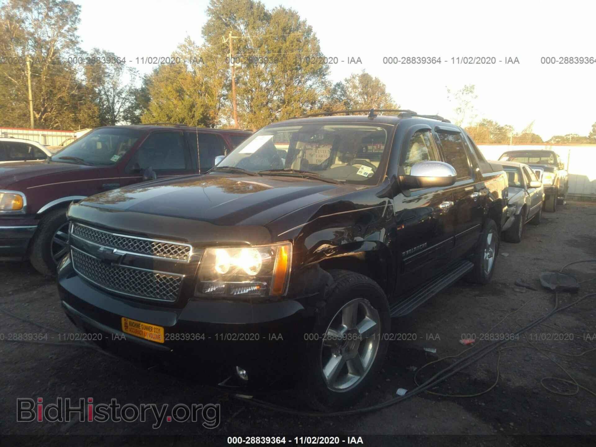 2010 CHEVROLET AVALANCHE - VIN: 3GNNCFE03AG110859 - Фото 2