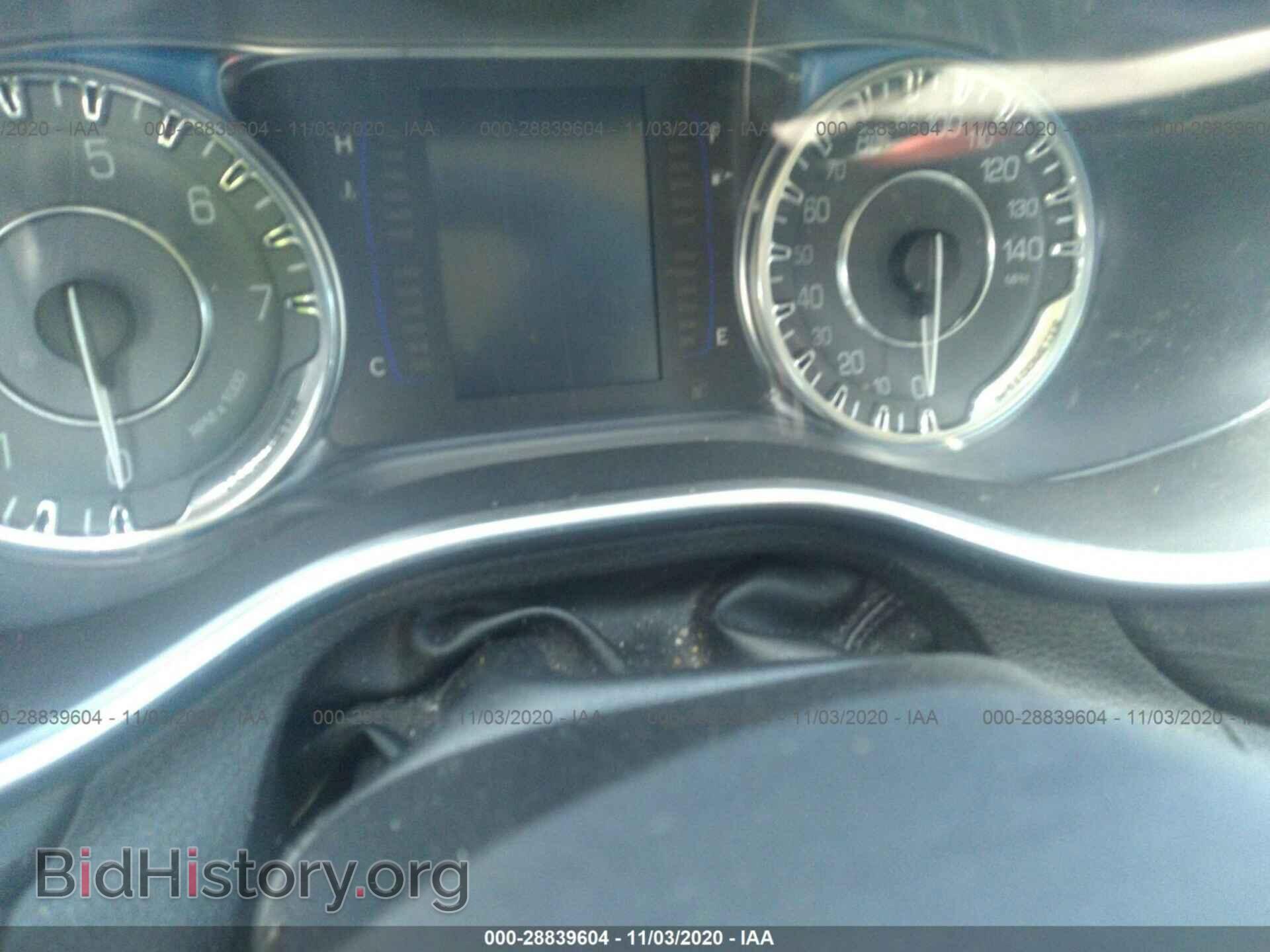 2015 CHRYSLER 200 - VIN: 1C3CCCAB1FN724334 - Фото 7