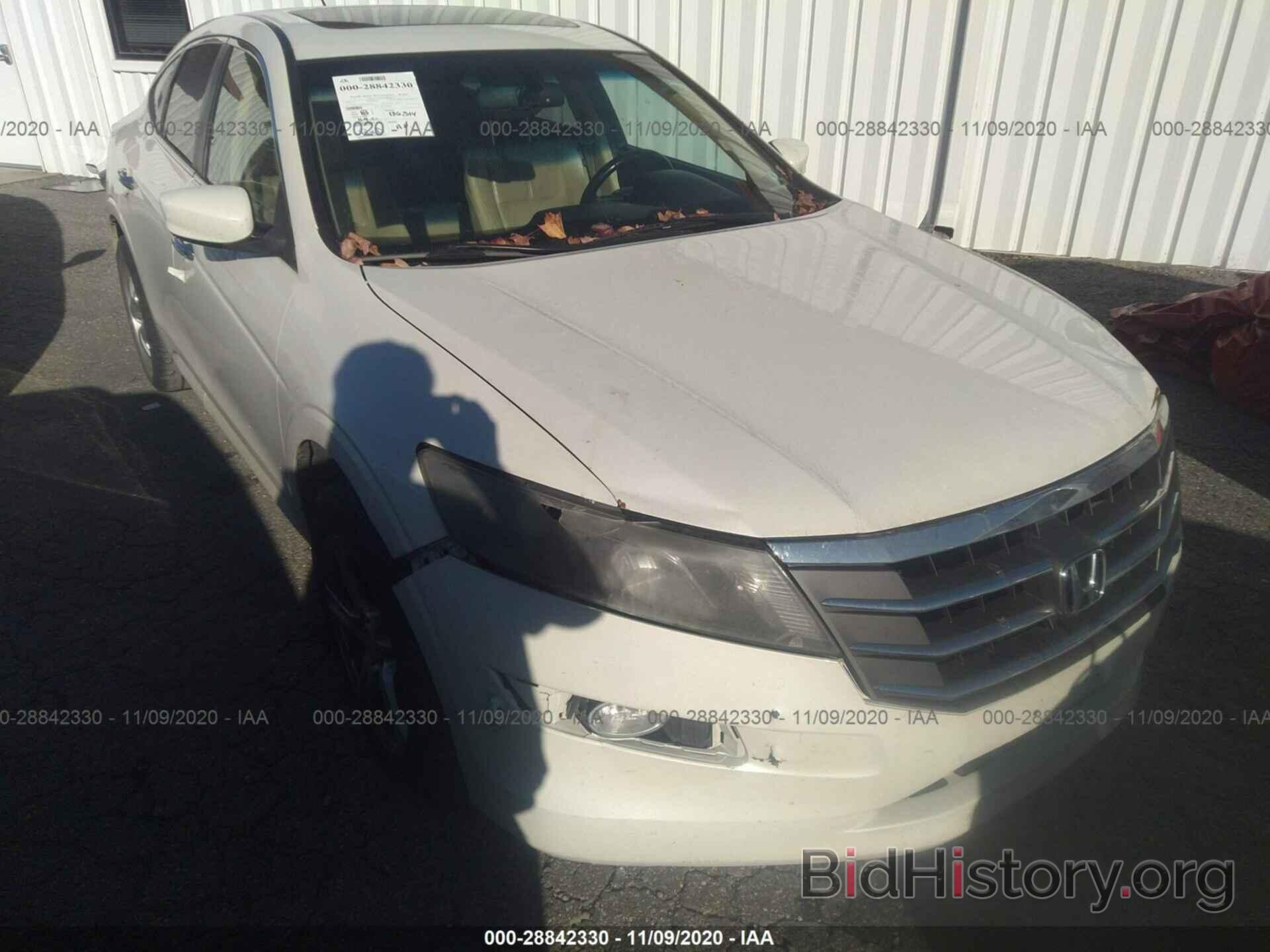 Photo 5J6TF1H51BL004197 - HONDA ACCORD CROSSTOUR 2011