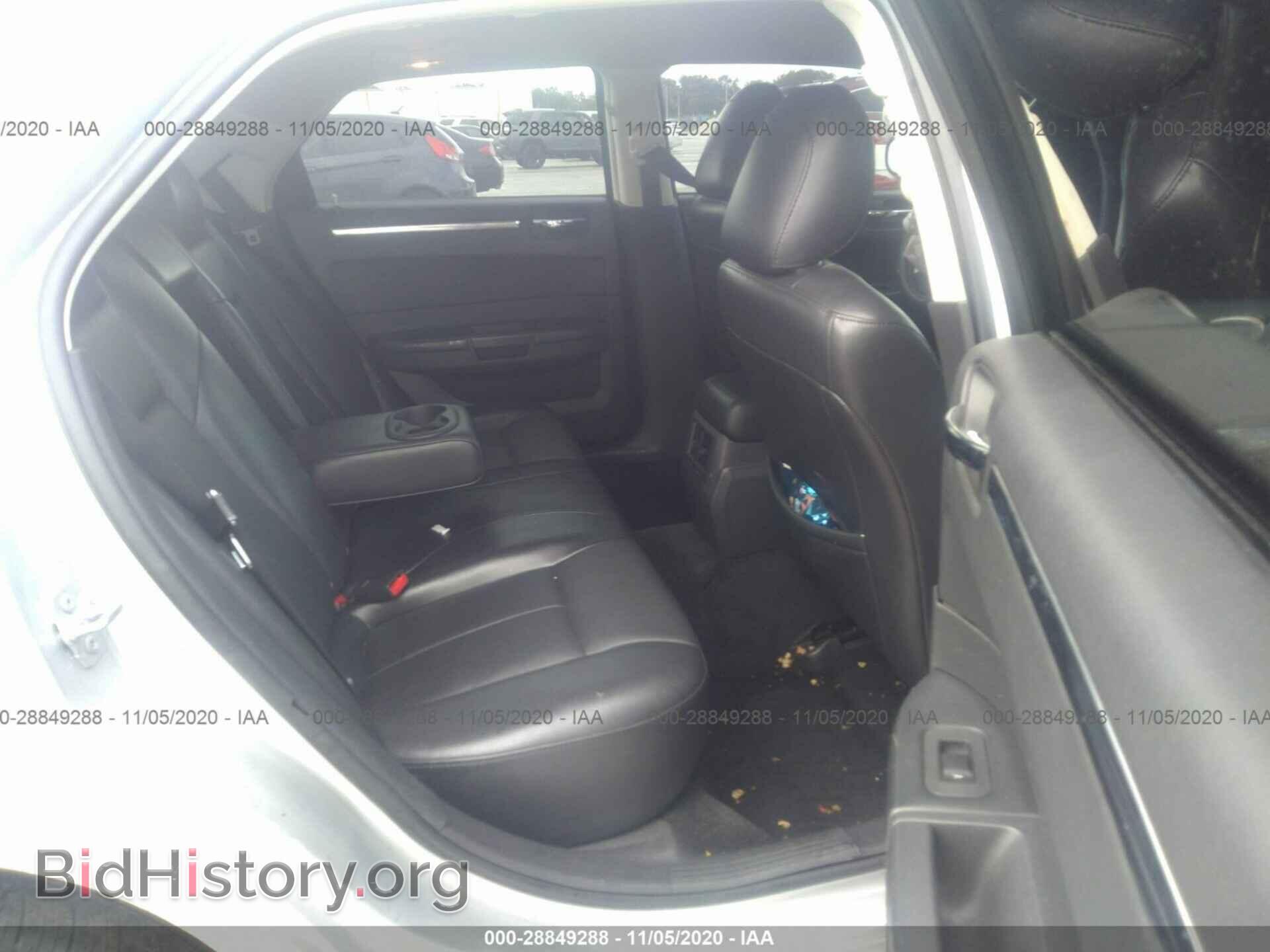 2010 CHRYSLER 300 - VIN: 2C3CA5CV5AH192757 - Фото 8