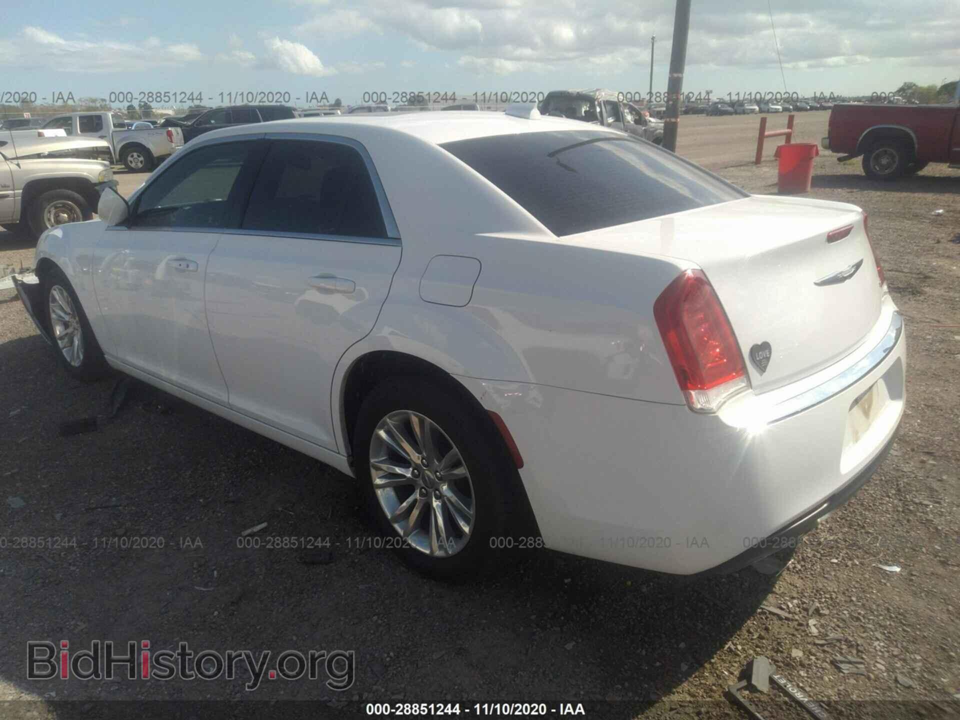 2016 CHRYSLER 300 - VIN: 2C3CCAAG8GH244012 - Фото 3