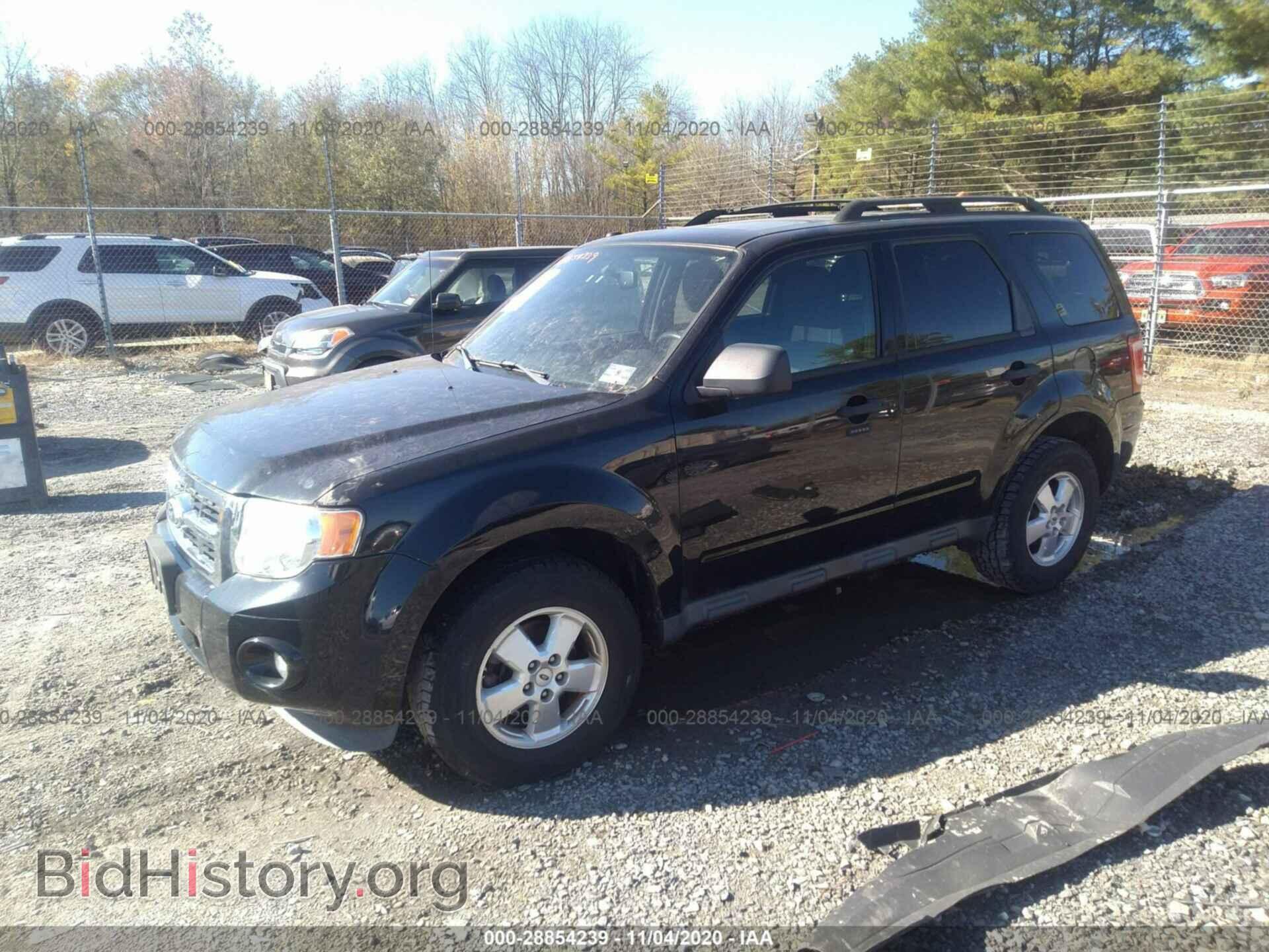 2011 FORD ESCAPE - VIN: 1FMCU0D77BKA72065 - Photo 2