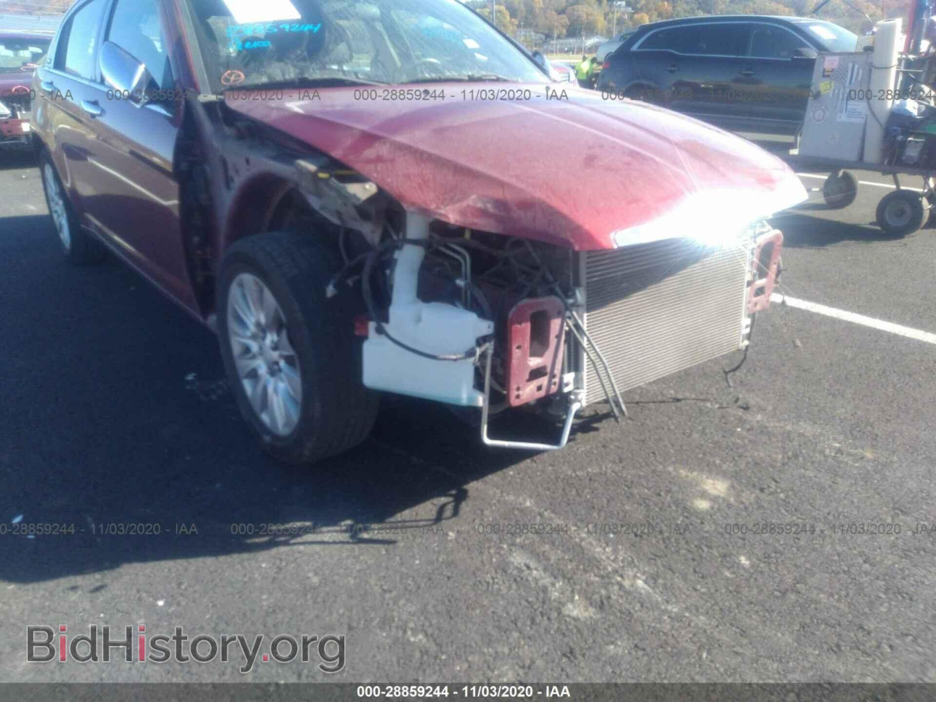 2013 CHRYSLER 200 - VIN: 1C3CCBAB0DN676476 - Фото 6