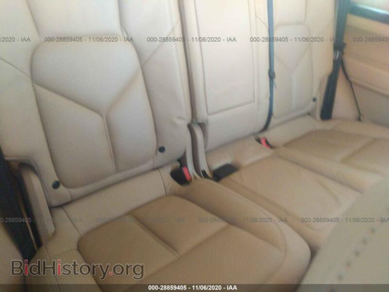 2012 Porsche CAYENNE (VIN WP1AE2A2XCLA92835) — photo 8 of 12