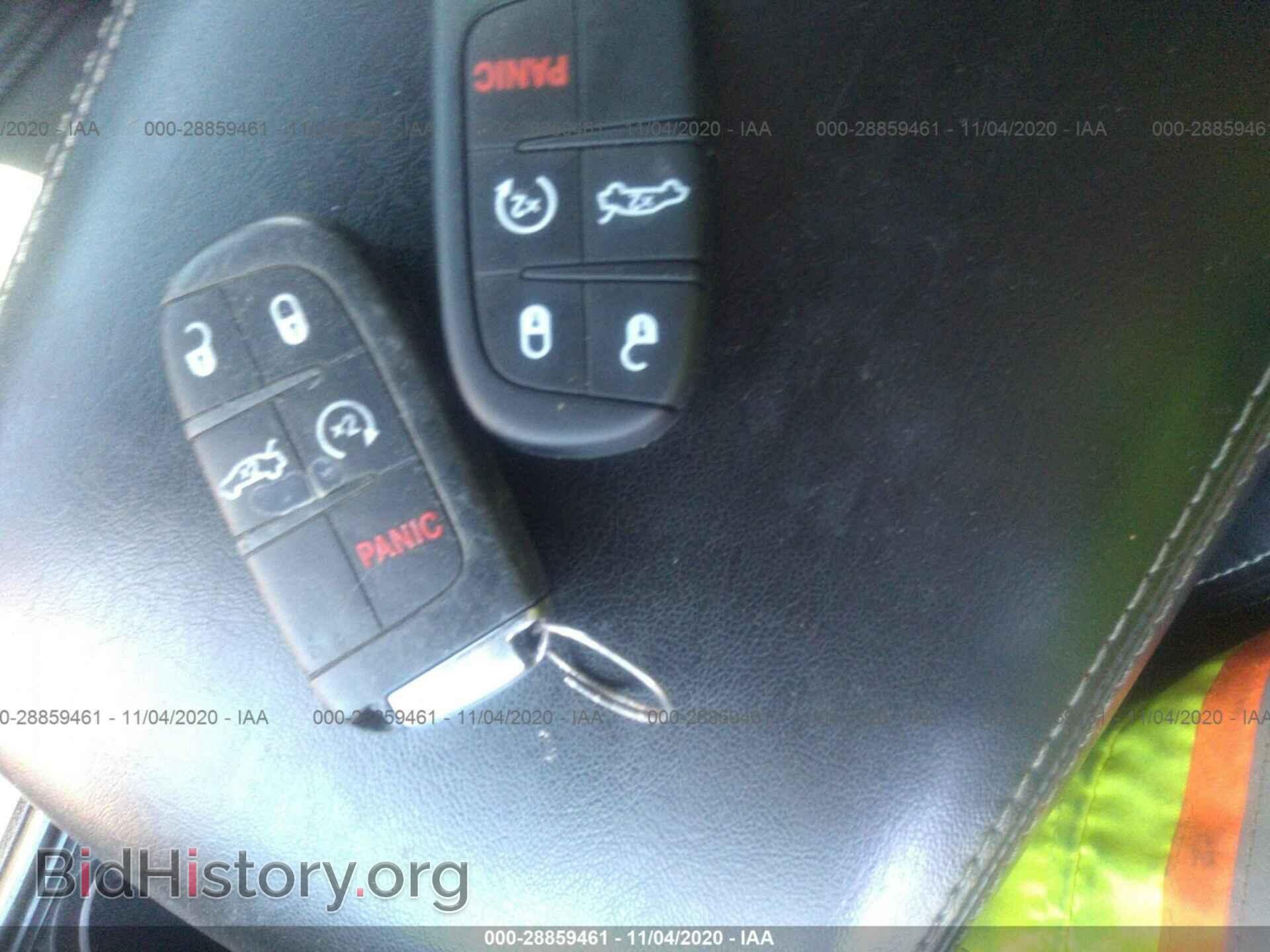2014 CHRYSLER 300 - VIN: 2C3CCABG3EH328380 - Фото 11