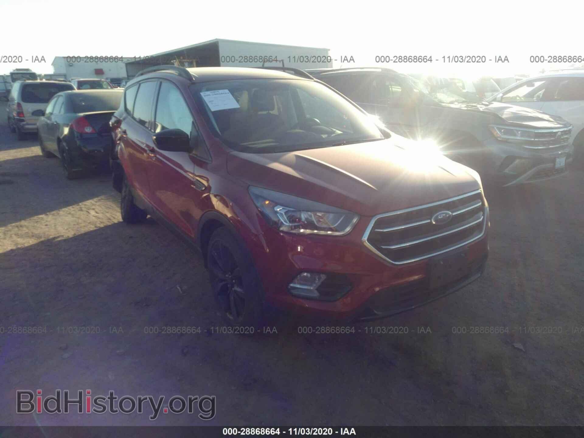 Фотография 1FMCU0GD2HUD76449 - FORD ESCAPE 2017