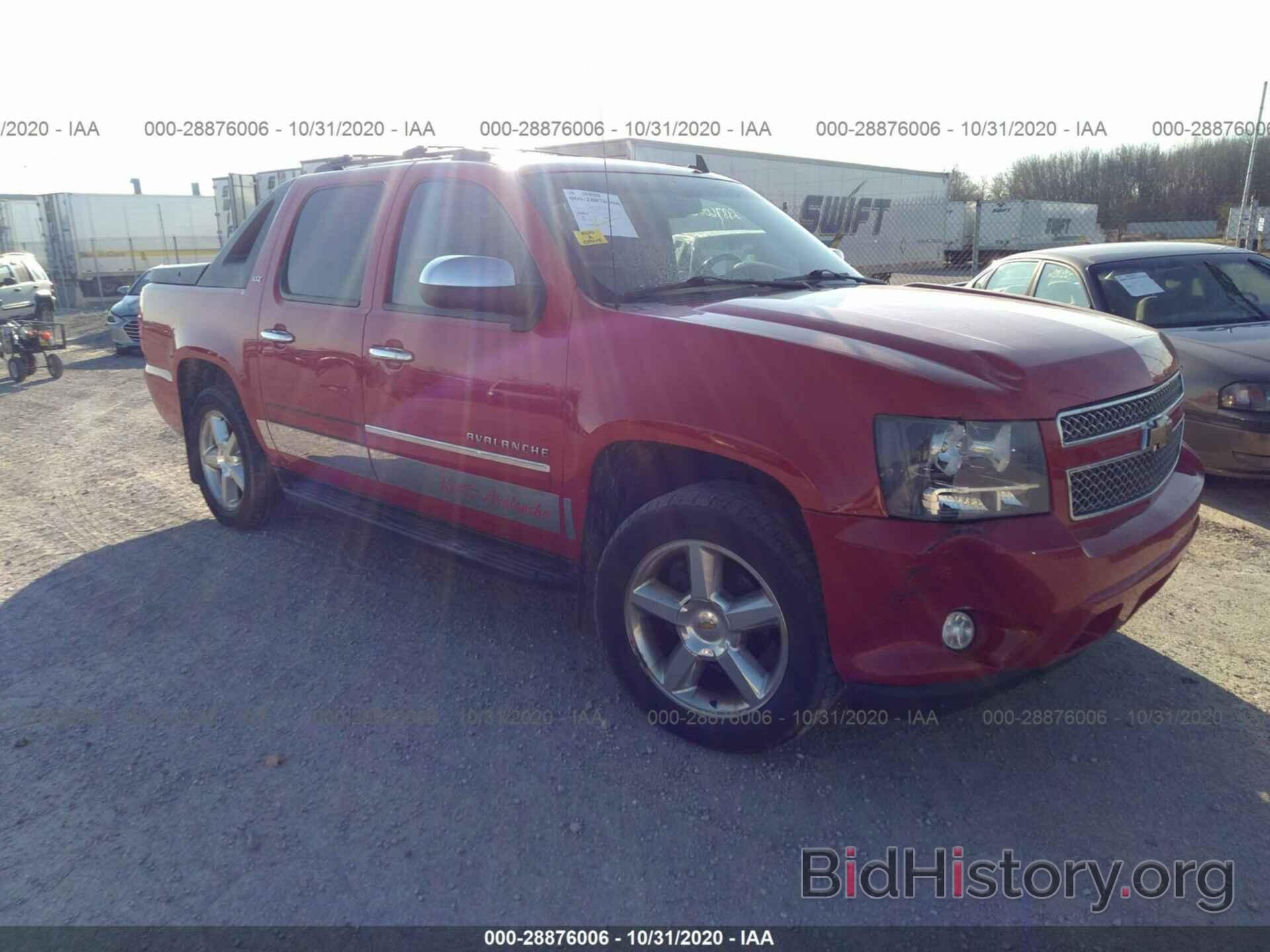 Photo 3GNVKGE0XAG110950 - CHEVROLET AVALANCHE 2010