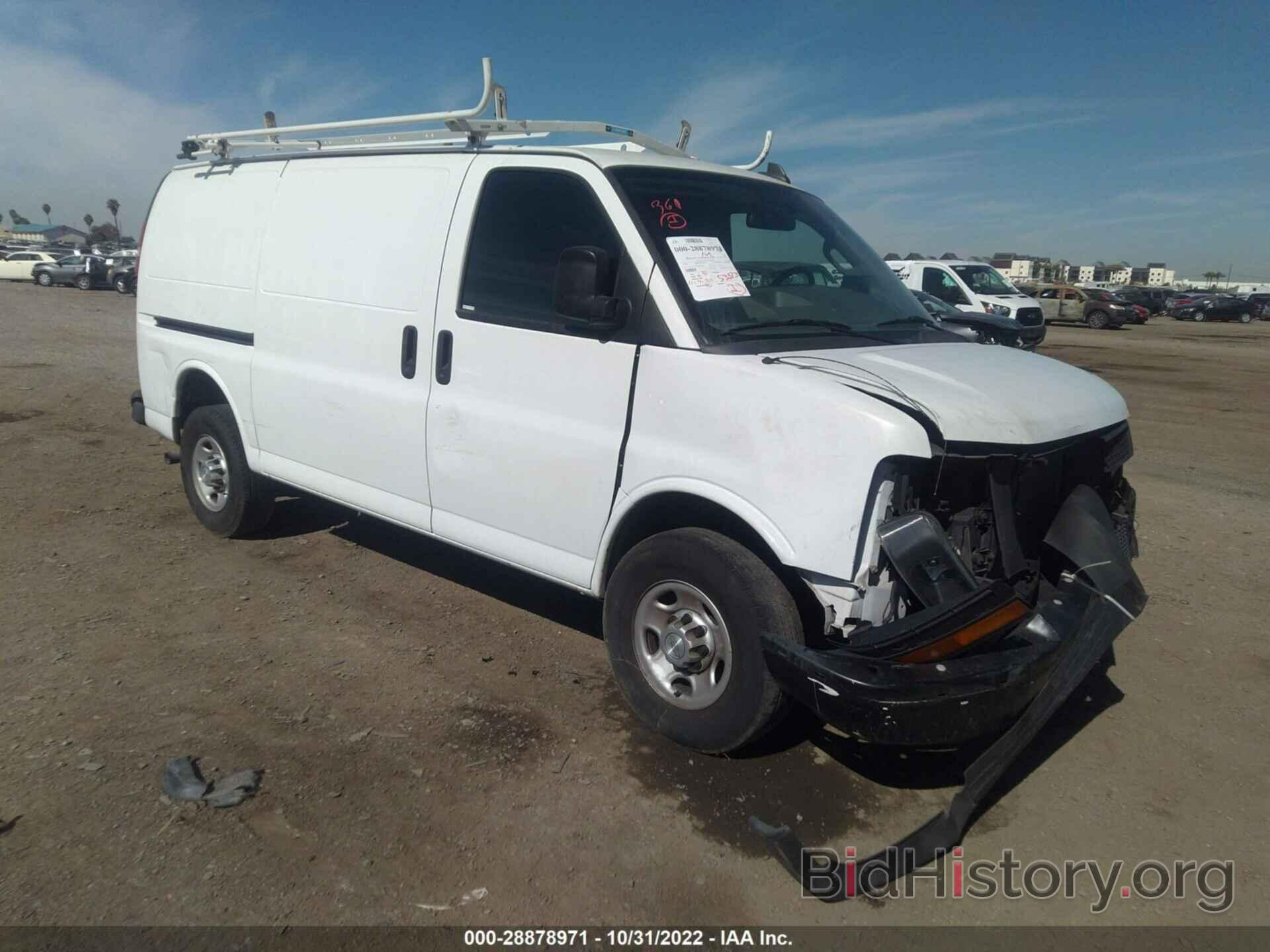 Photo 1GCWGAFP6J1202918 - CHEVROLET EXPRESS CARGO VAN 2018