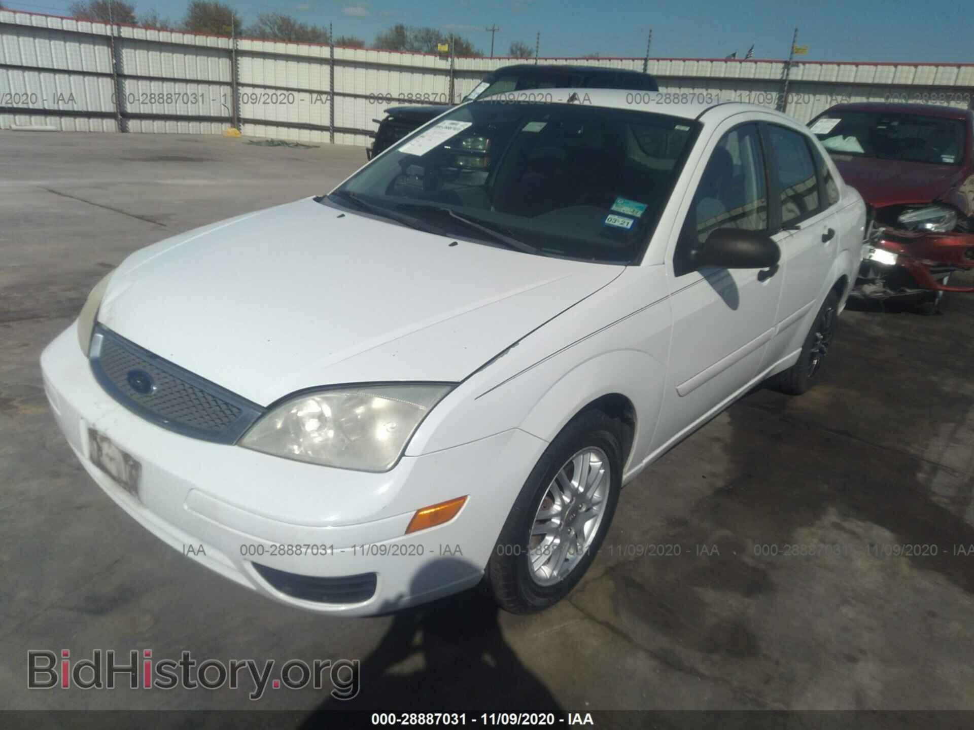 2005 FORD FOCUS - VIN: 1FAFP34N25W256454 - Фото 2