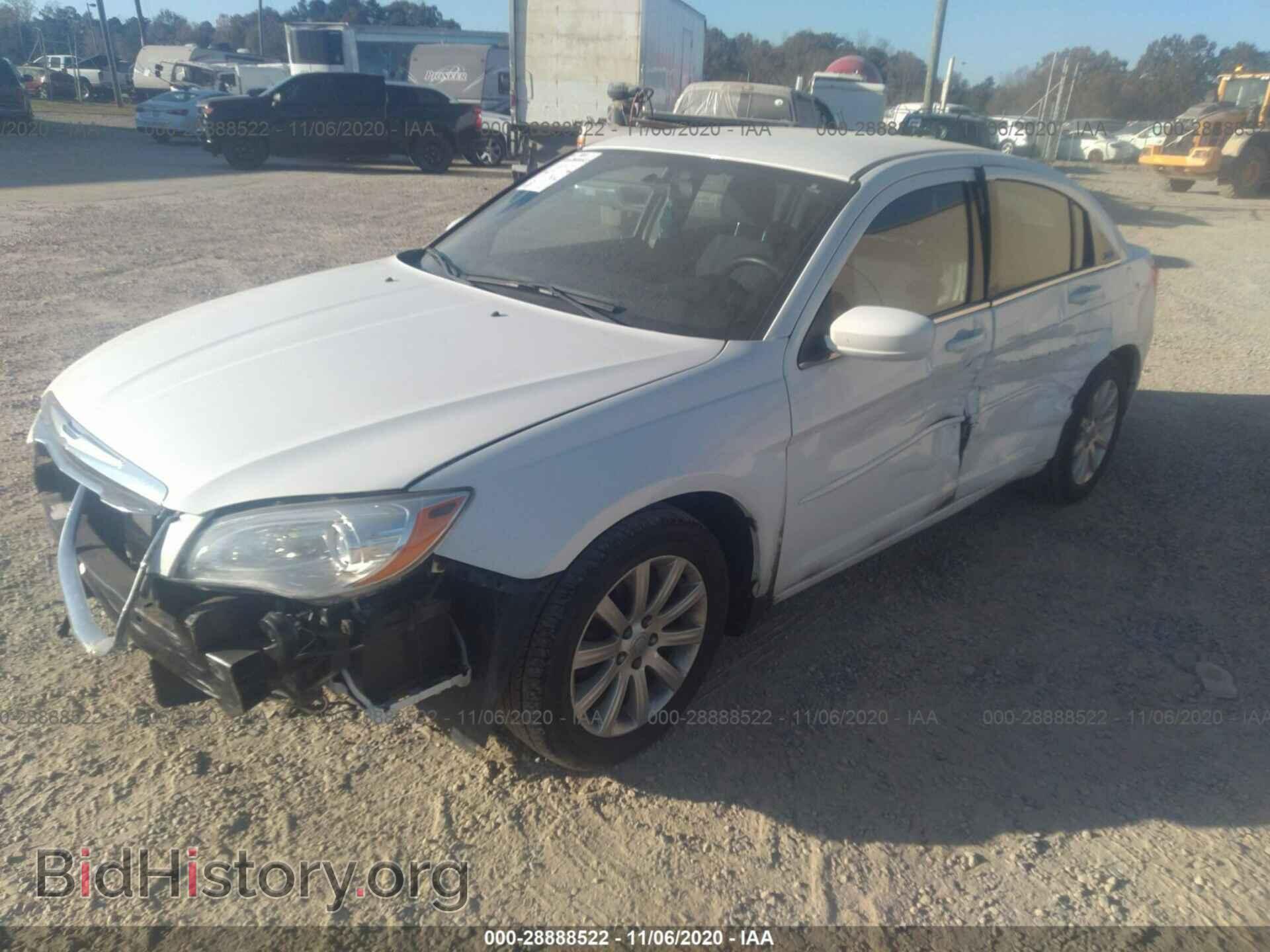 2013 CHRYSLER 200 - VIN: 1C3CCBAB5DN667904 - Photo 2