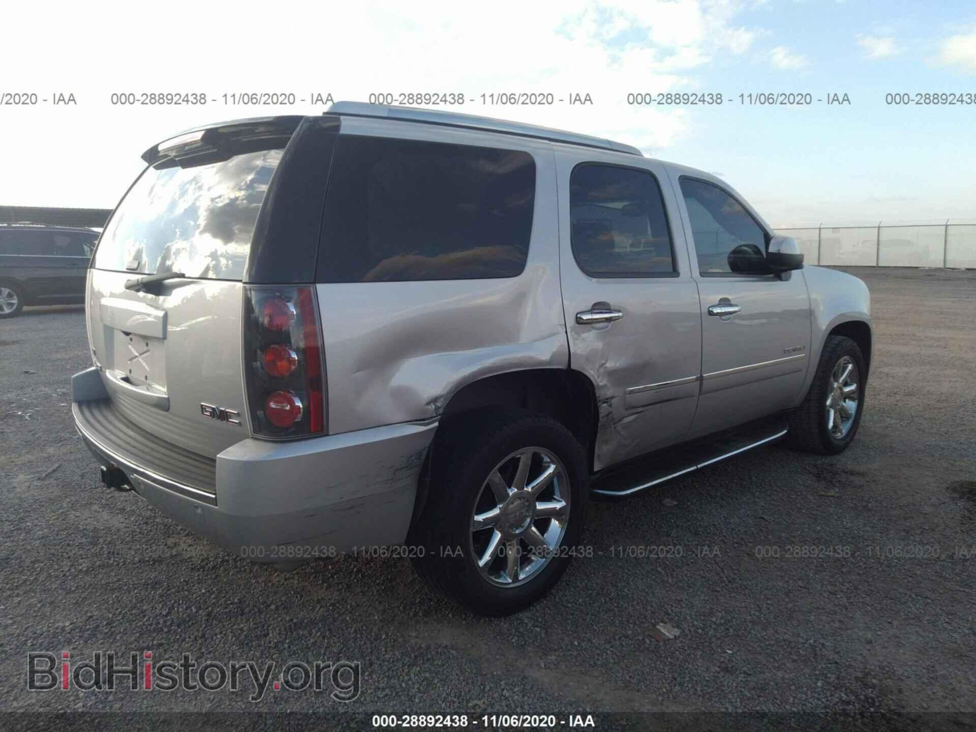 2011 GMC YUKON - VIN: 1GKS1EEF8BR375136 - Photo 4
