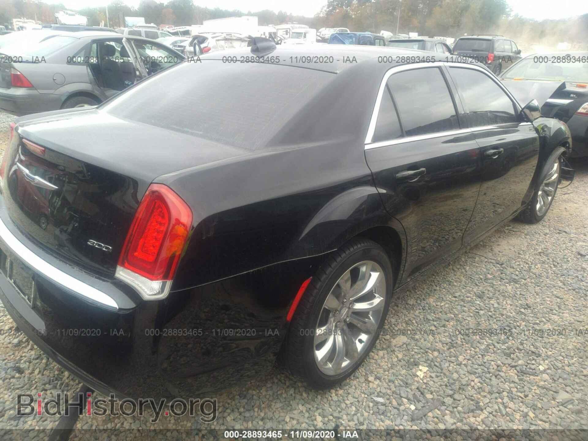 2019 CHRYSLER 300 - VIN: 2C3CCAAG9KH601500 - Фото 4