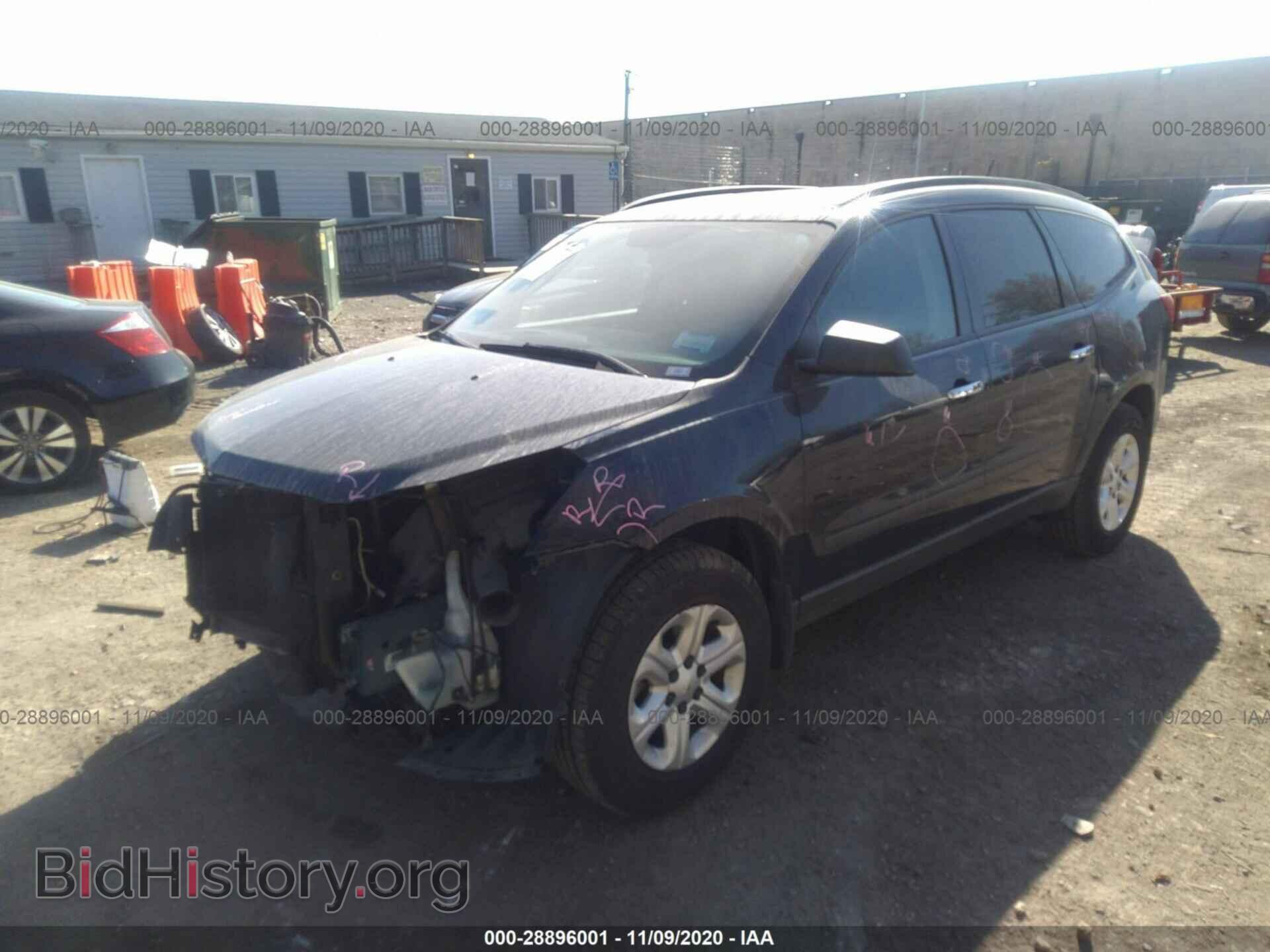 2012 CHEVROLET TRAVERSE - VIN: 1GNKVEED9CJ215725 - Фото 2