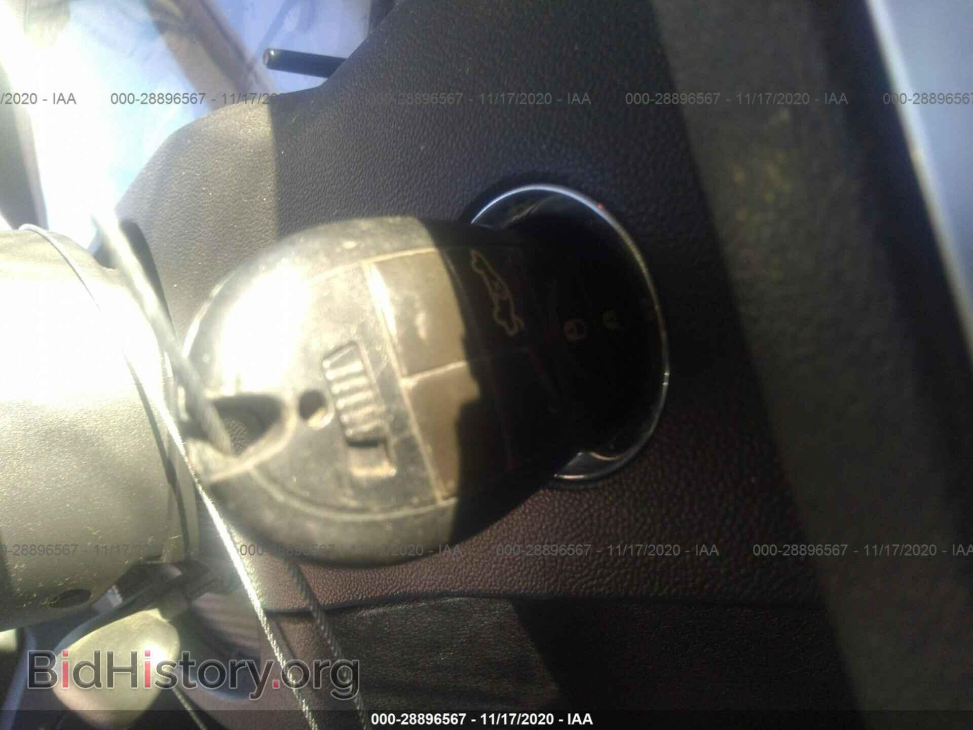 2010 CHRYSLER 300 - VIN: 2C3CA5CV6AH301906 - Фото 11
