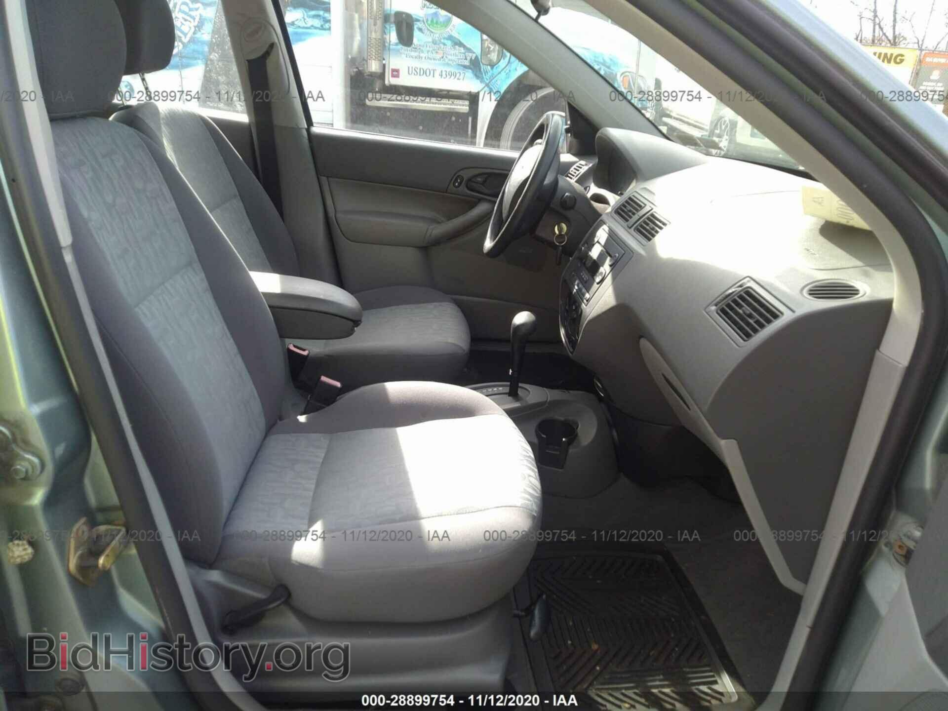 2005 FORD FOCUS - VIN: 1FAFP36N05W209842 - Фото 5