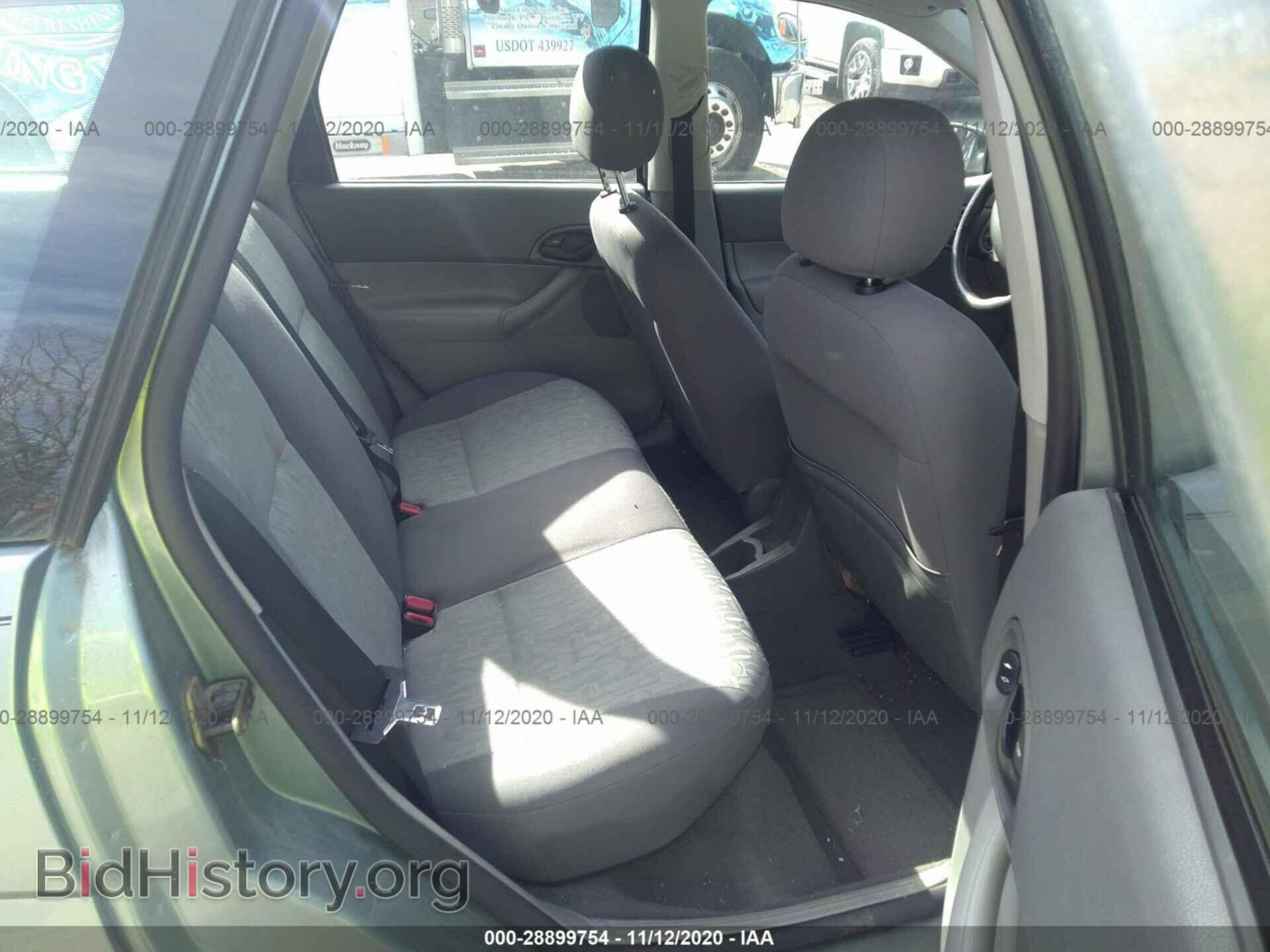 2005 FORD FOCUS - VIN: 1FAFP36N05W209842 - Фото 8