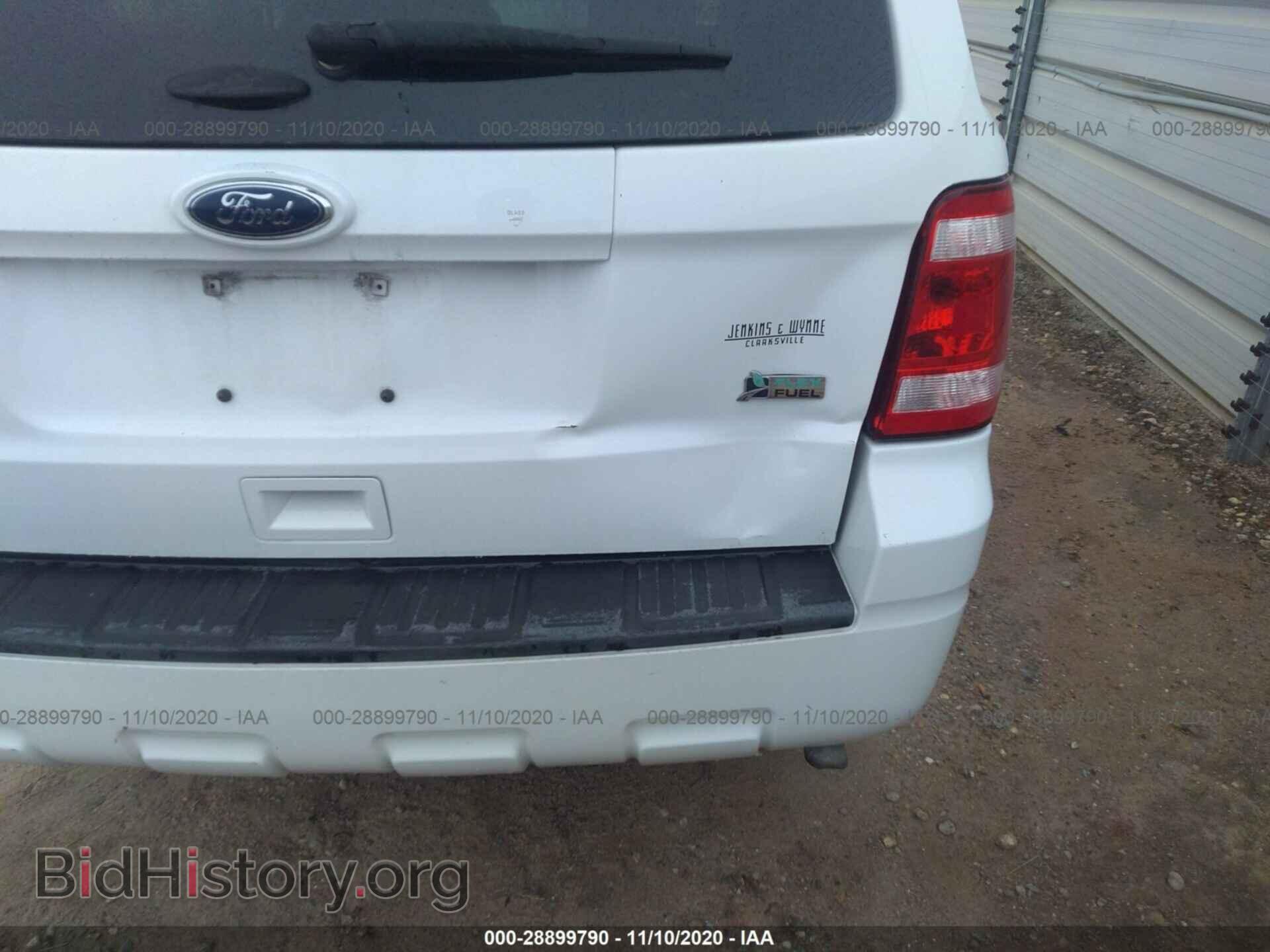 2011 FORD ESCAPE - VIN: 1FMCU0DG8BKC12270 - Photo 6