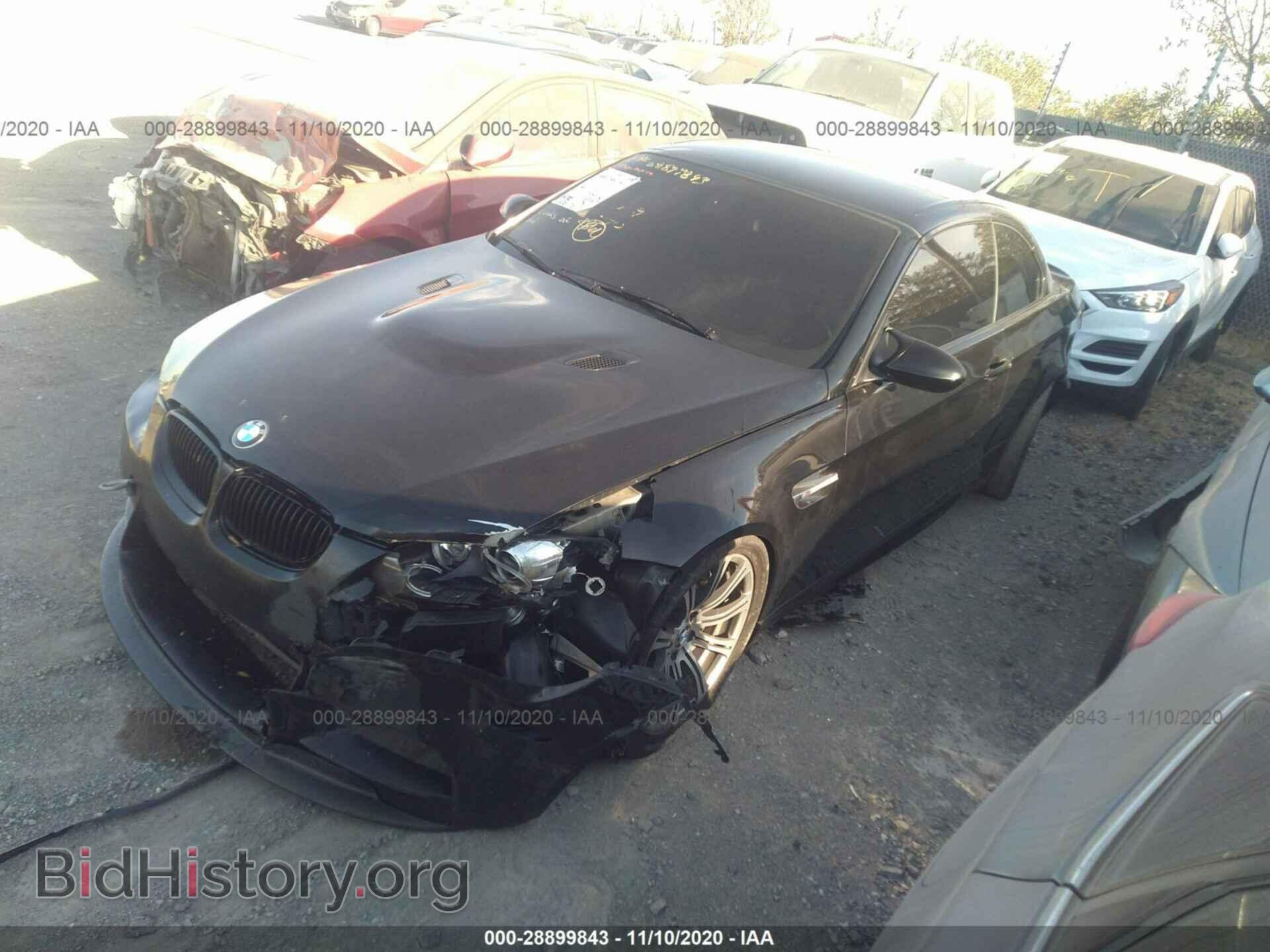 2011 BMW M3 - VIN: WBSDX9C59BE584437 - Фото 2
