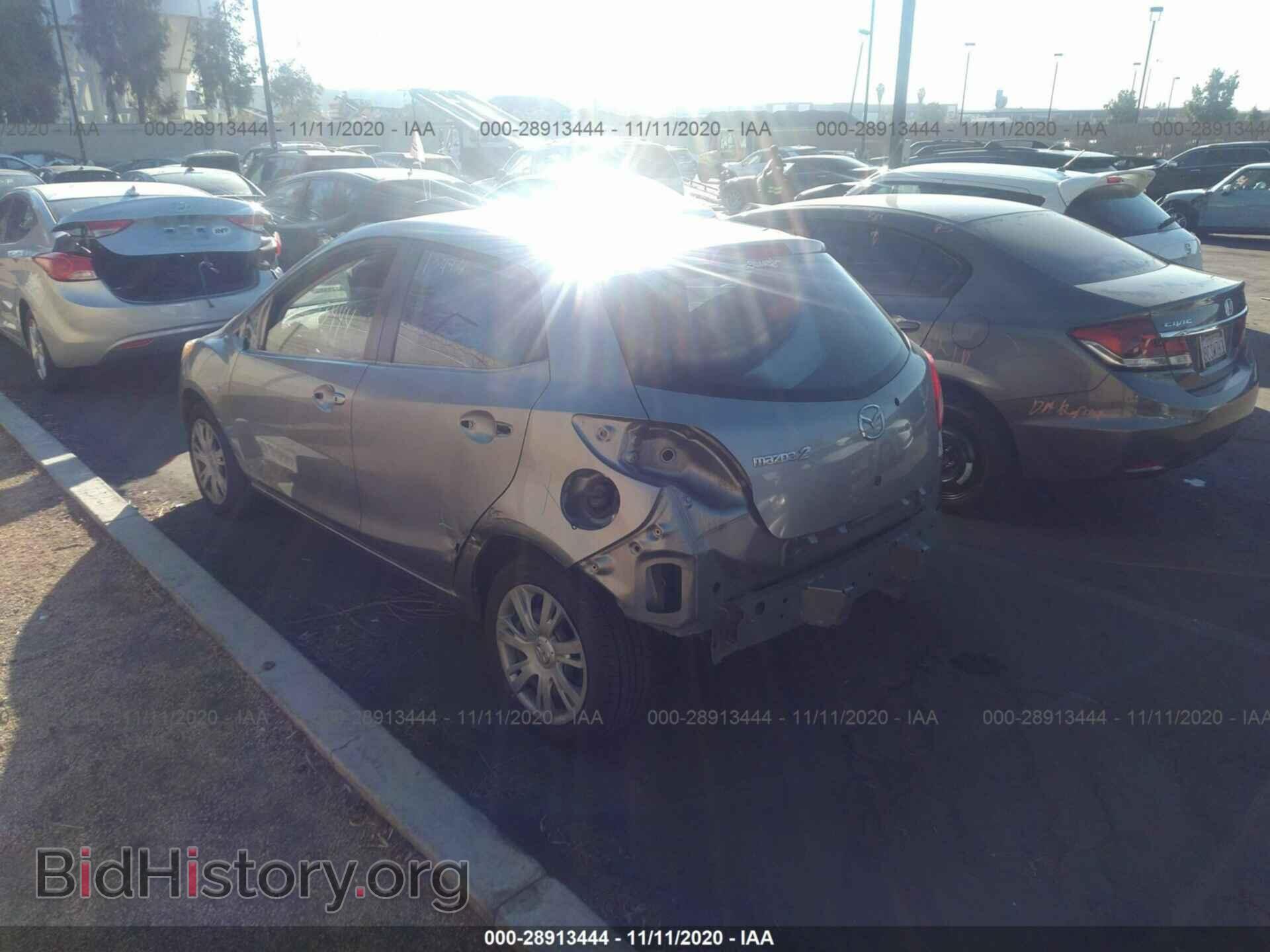 2014 MAZDA MAZDA2 - VIN: JM1DE1KZXE0187064 - Фото 3